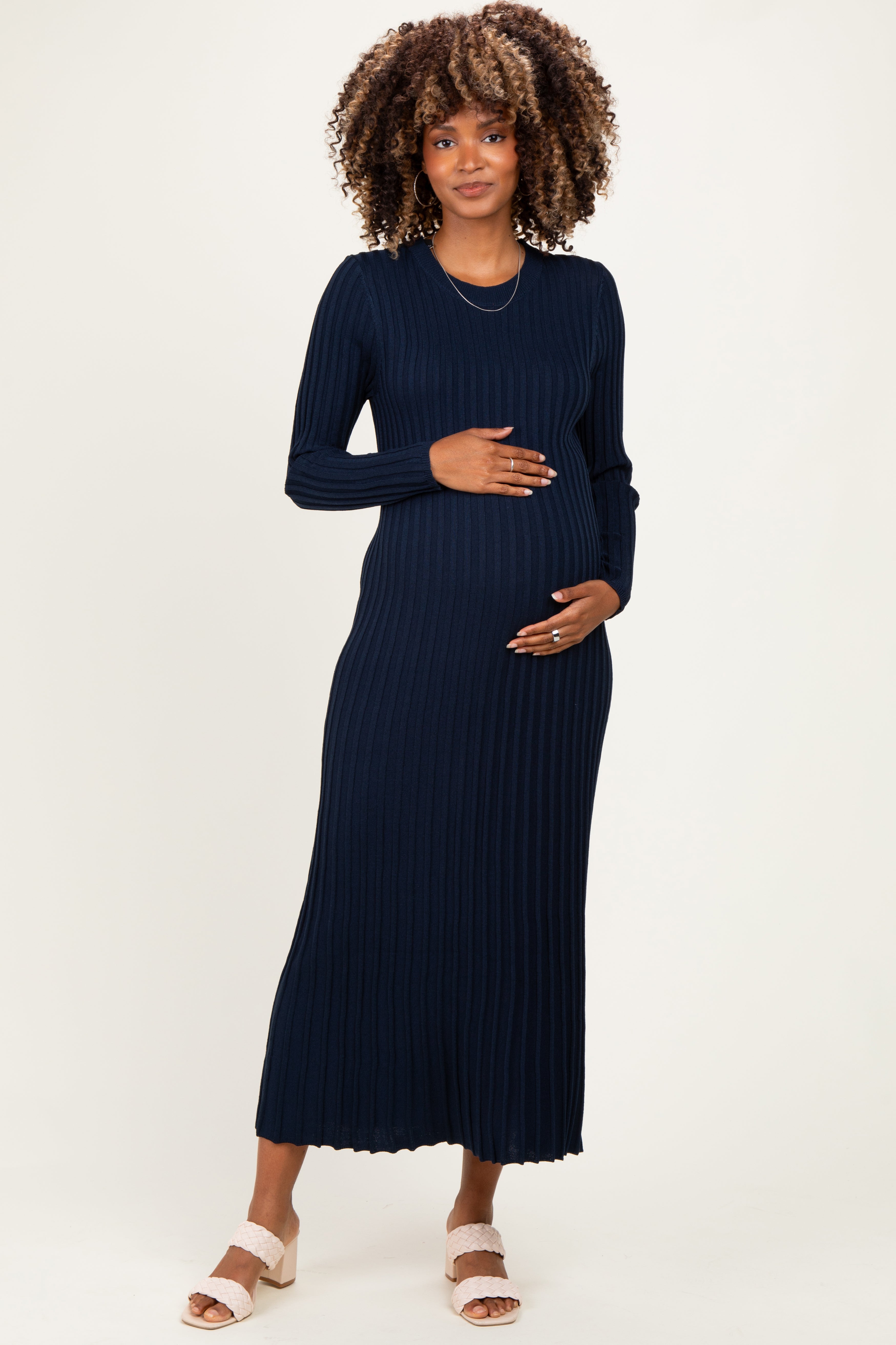 Geripptes Umstands-Strickkleid mit langen Ärmeln in Marineblau