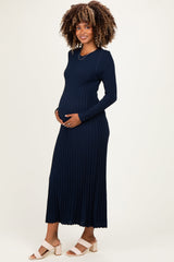 Geripptes Umstands-Strickkleid mit langen Ärmeln in Marineblau