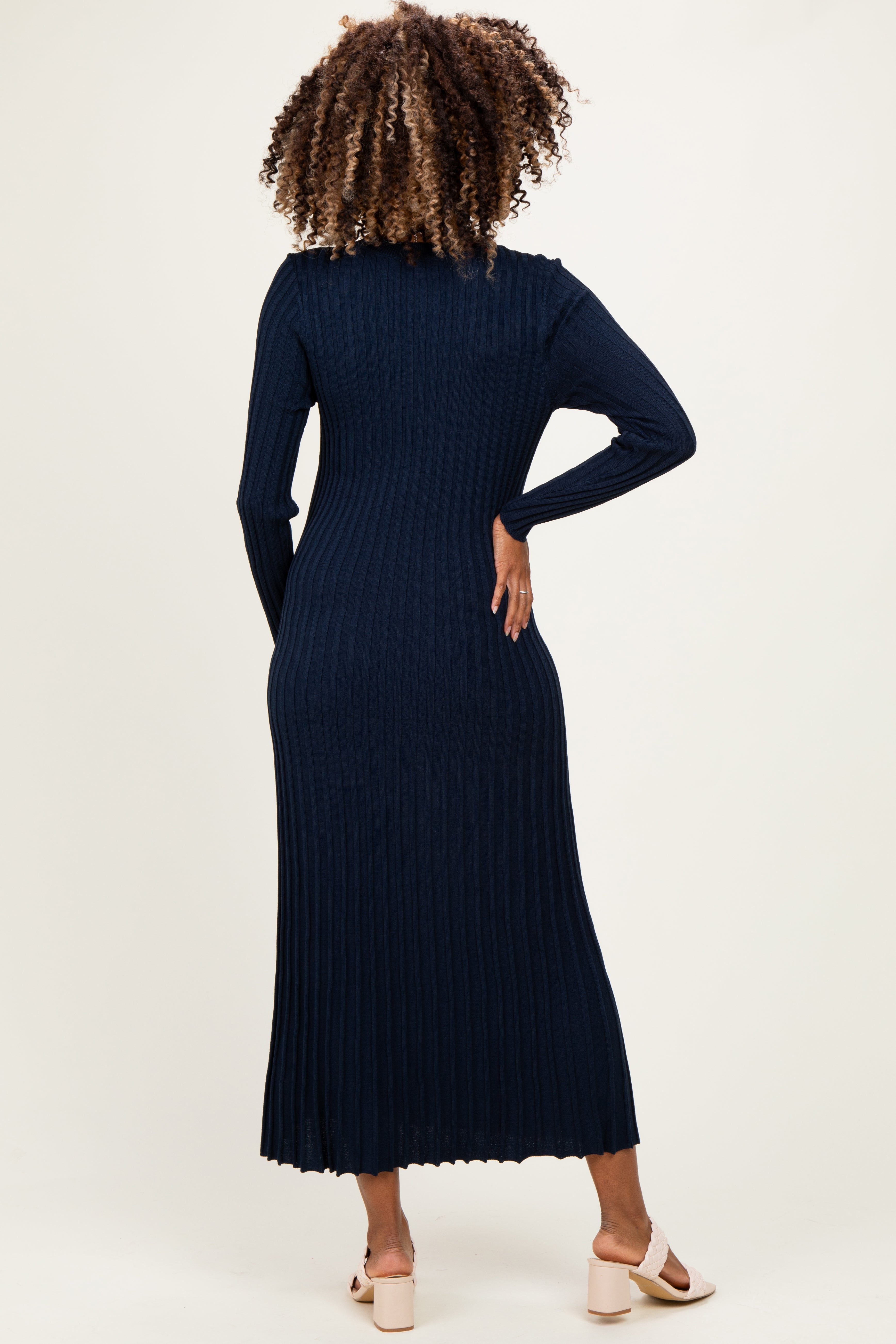 Geripptes Umstands-Strickkleid mit langen Ärmeln in Marineblau