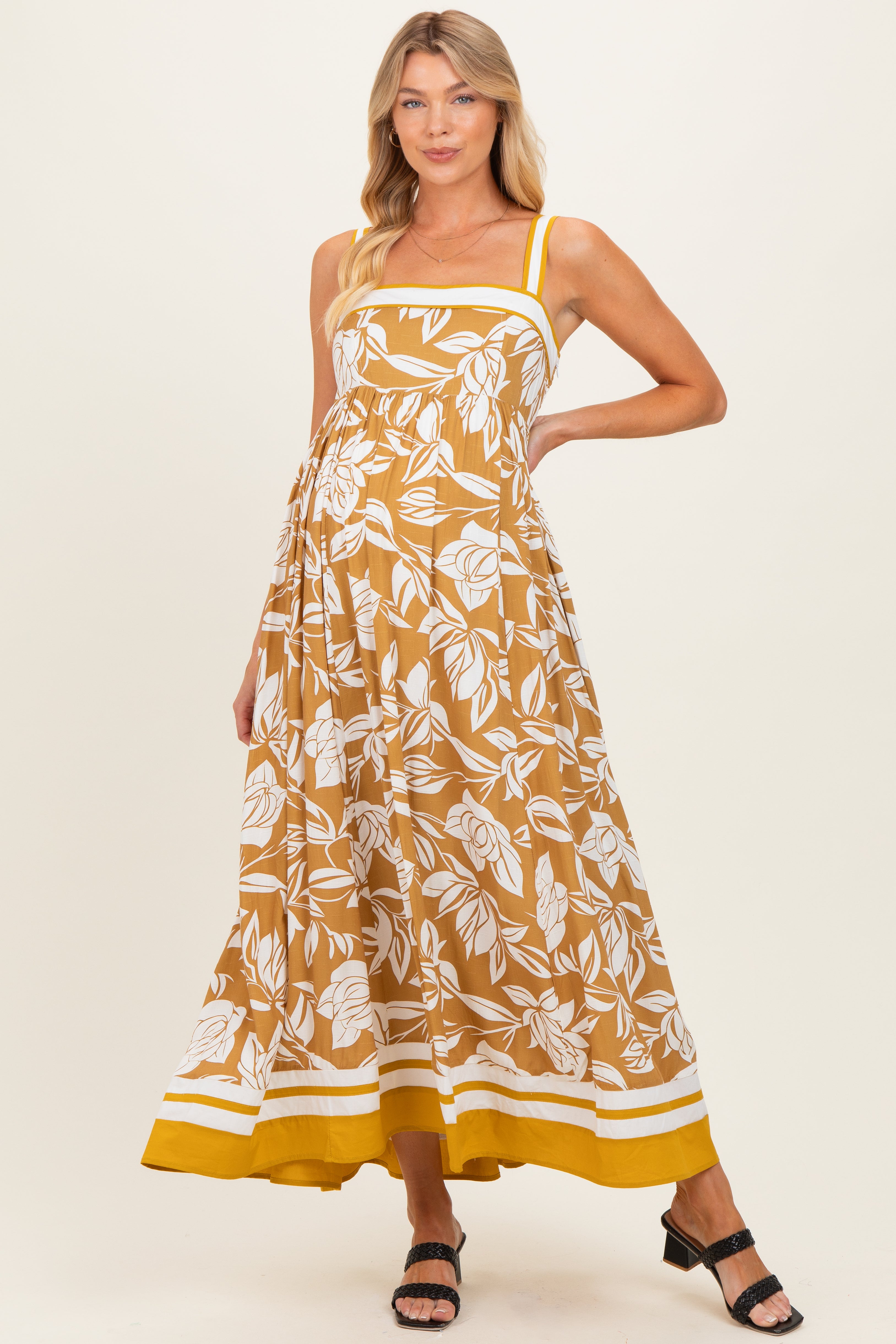 Ärmelloses florales Umstands-Maxikleid in Goldgelb