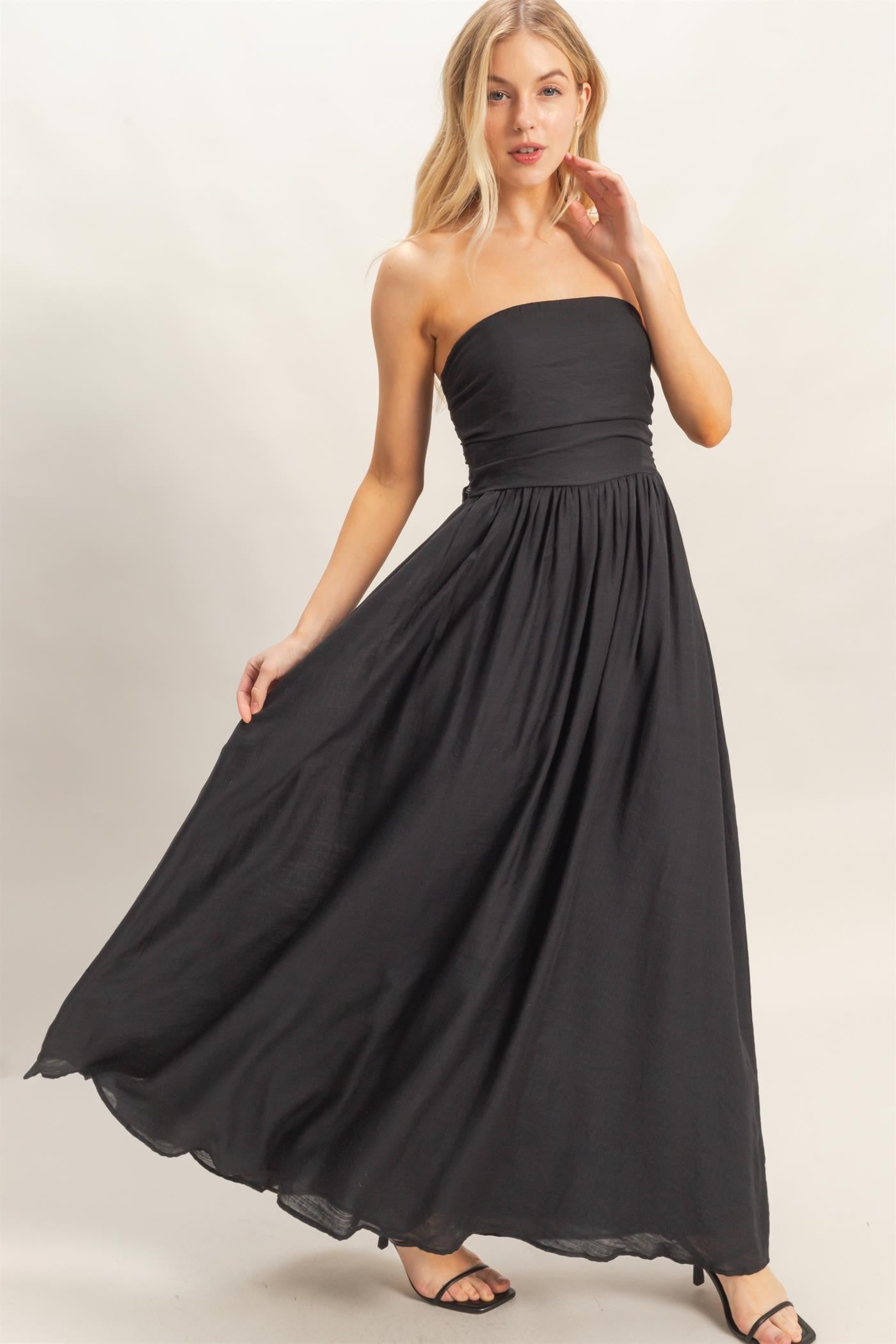 Trägerloses Umstandsmaxikleid mit Rückenschnürung