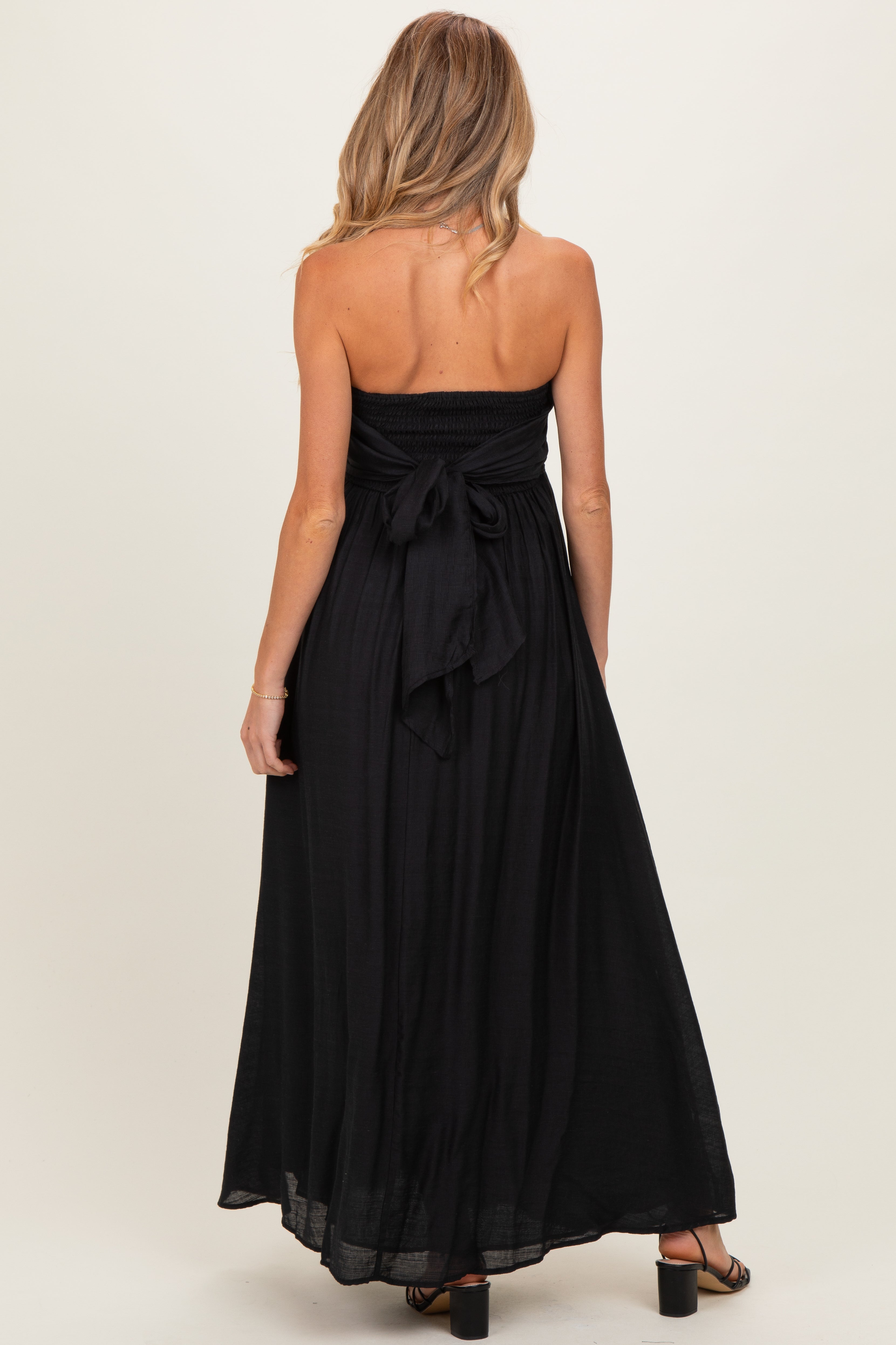 Trägerloses Umstandsmaxikleid mit Rückenschnürung
