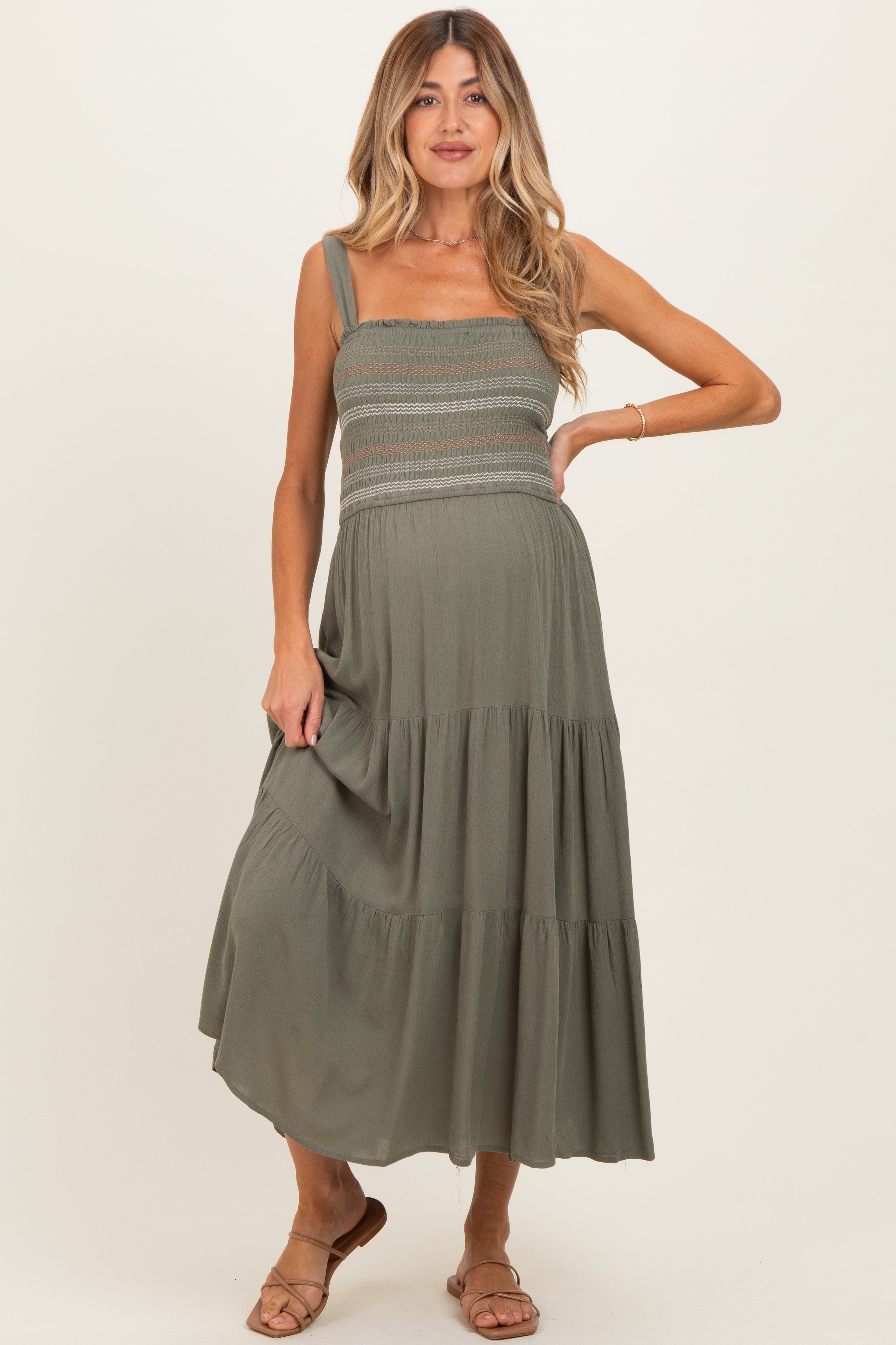 Umstands-Midikleid mit Stickerei und Smok-Detail
