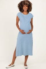 Umstands-Midikleid im T-Shirt-Stil mit Seitenschlitz