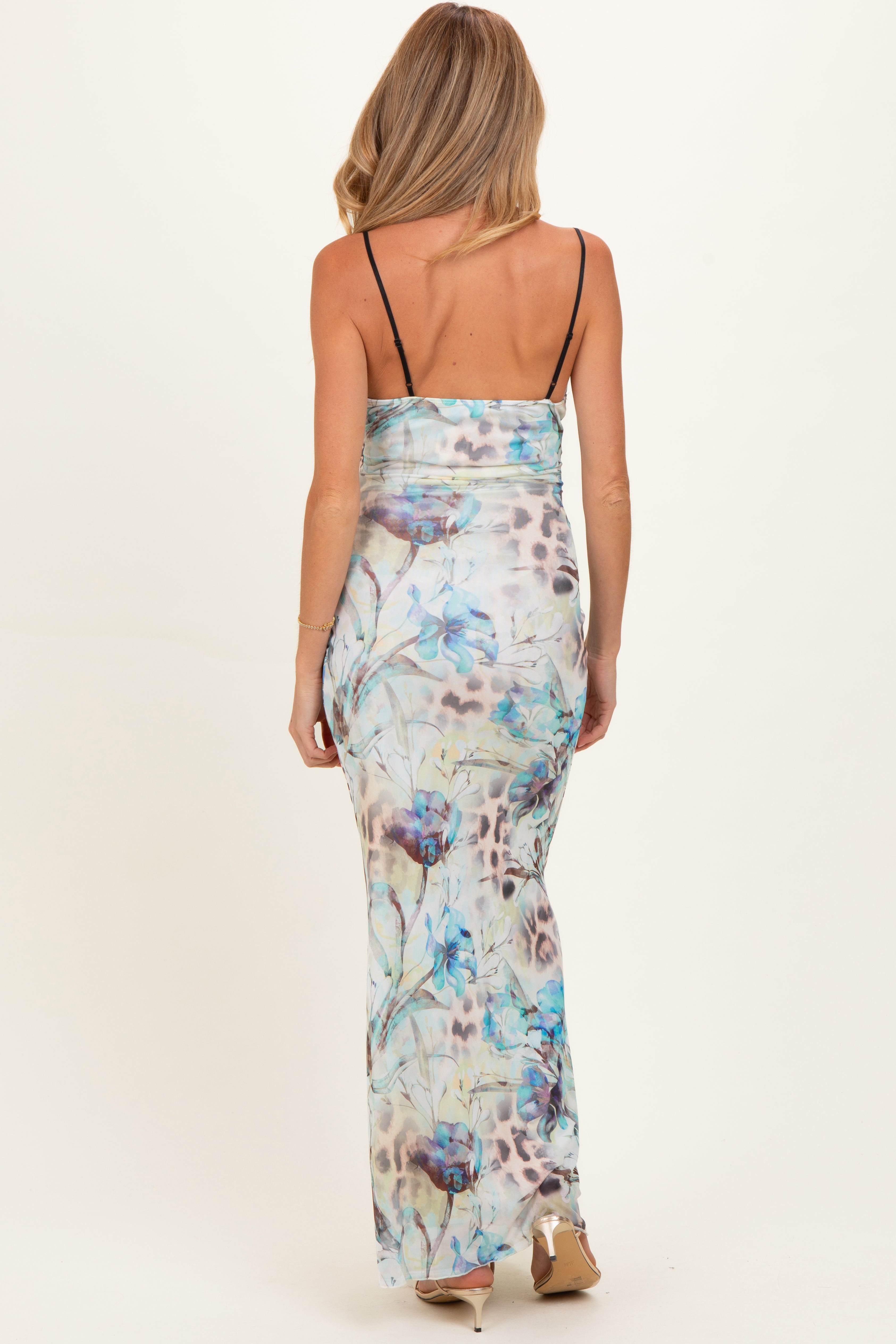 Umstands-Maxikleid in Hellblau mit Blumenmuster, Spitze und Mesh