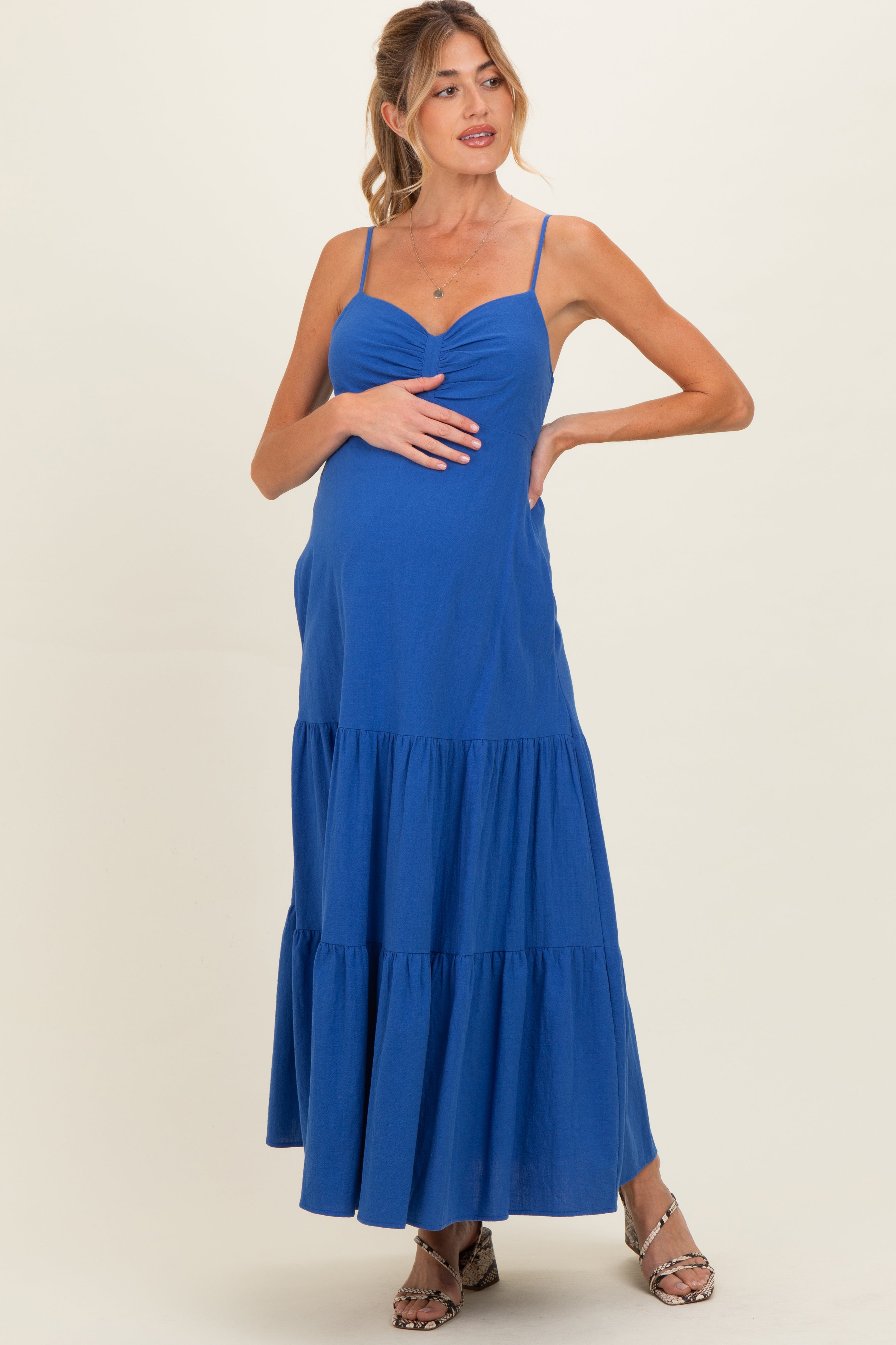 Königsblaues gestuftes Umstands-Maxikleid