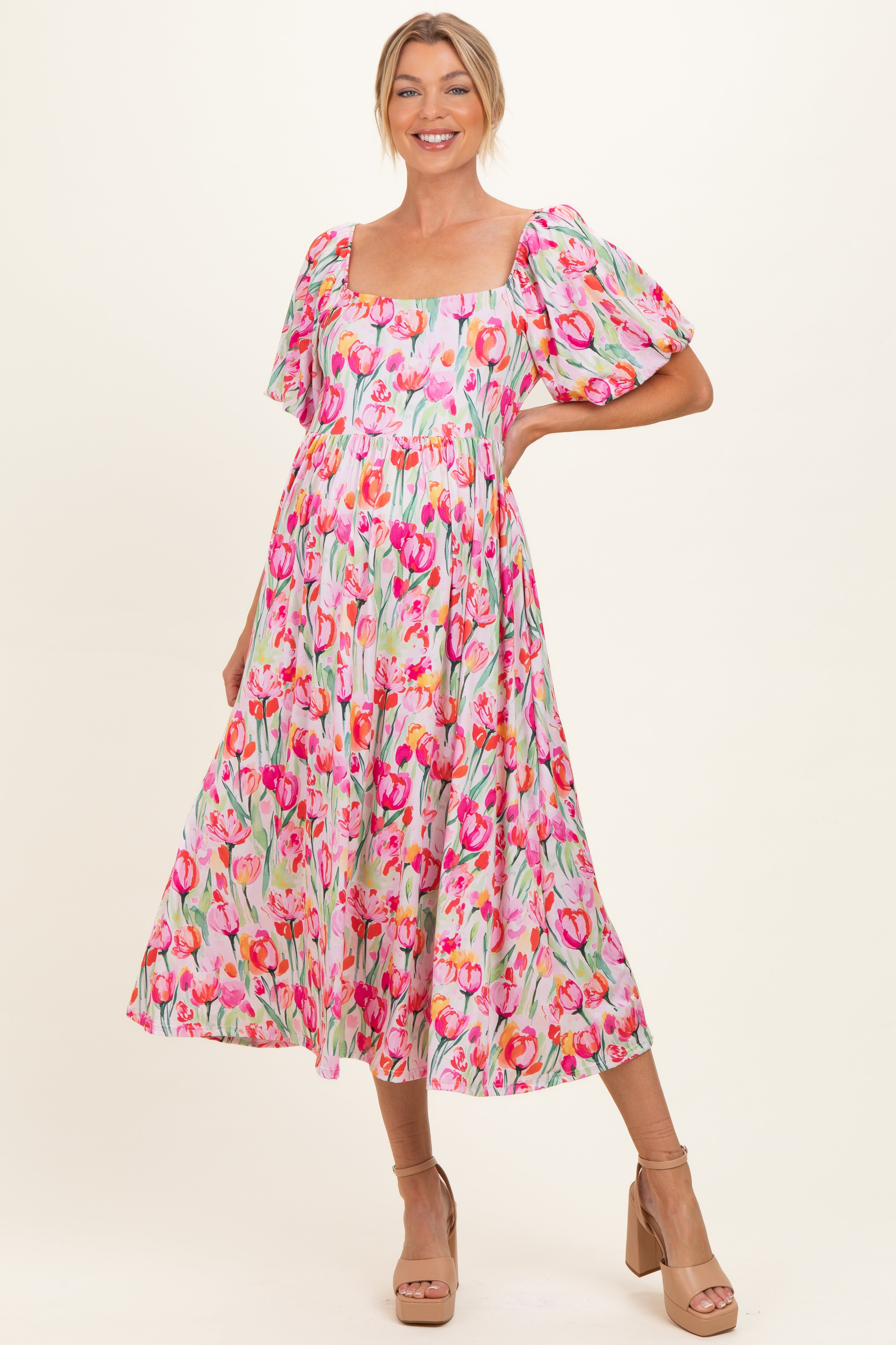 Rosa Umstands-Maxikleid im Babydoll-Stil mit Blumenmuster und eckigem Ausschnitt