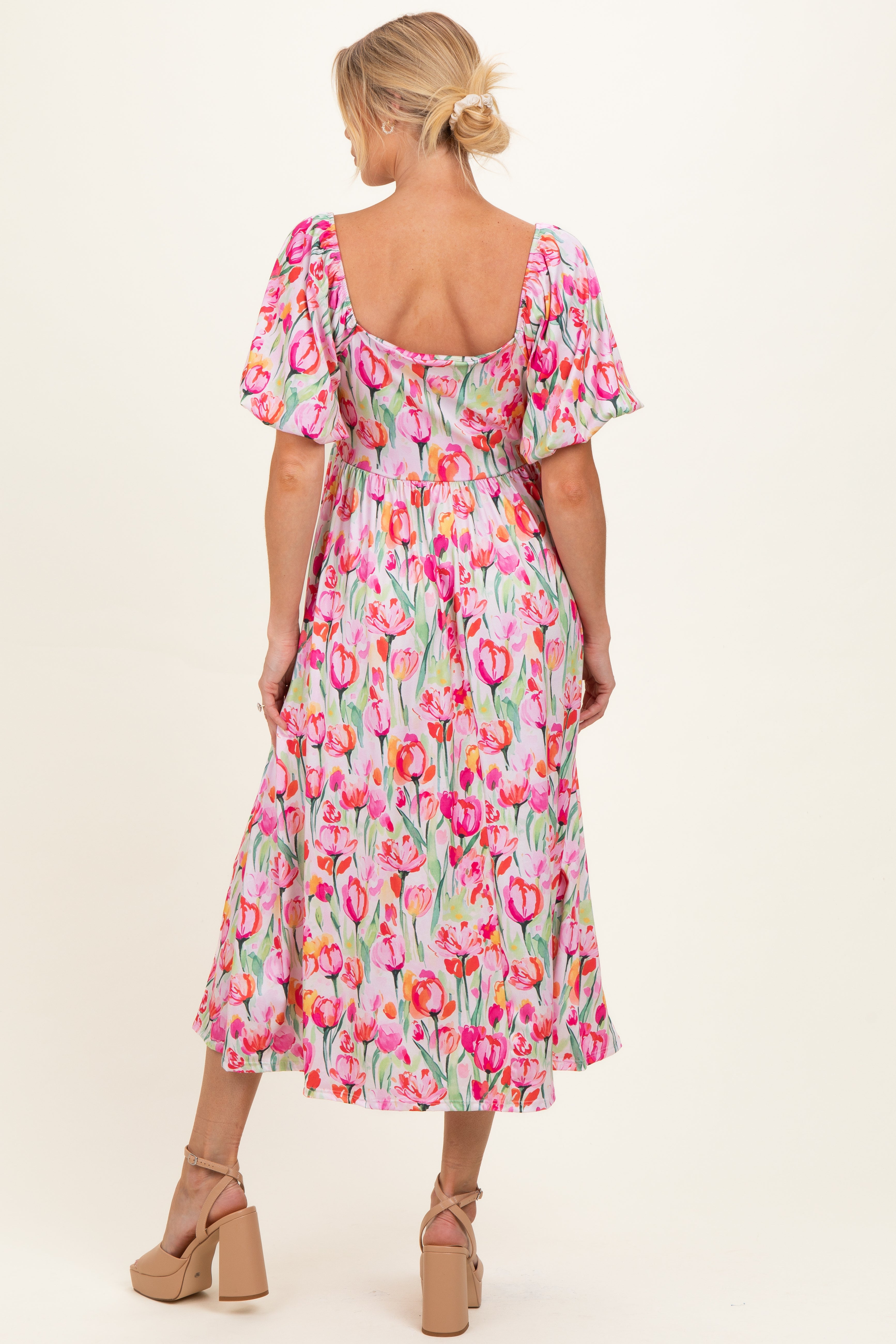 Rosa Umstands-Maxikleid im Babydoll-Stil mit Blumenmuster und eckigem Ausschnitt
