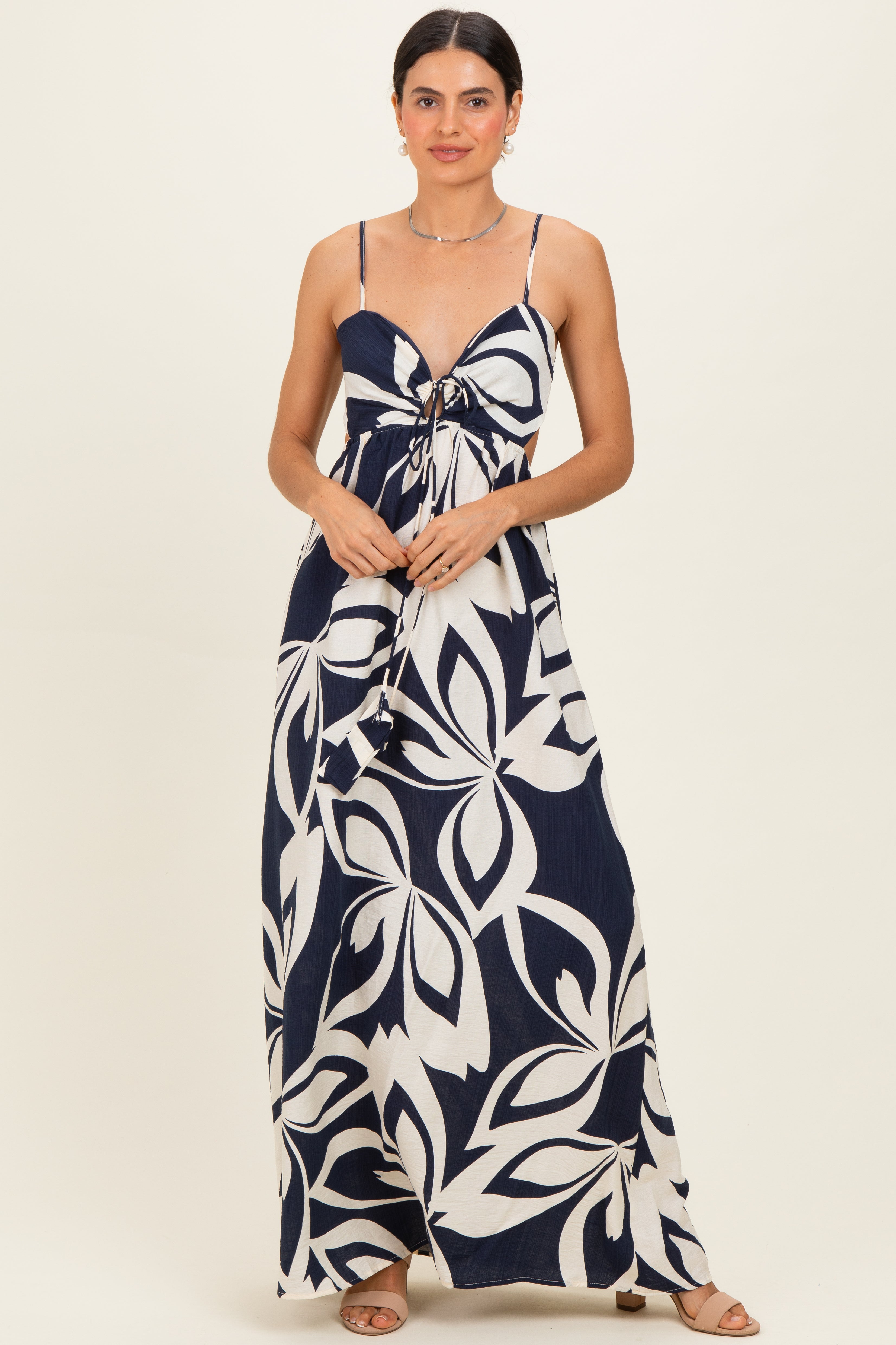 Marineblaues Umstands-Maxikleid mit Blumenmuster, Cut-out und Neckholder