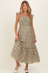Olivfarbenes gesmoktes Umstands-Maxikleid mit Stickerei und Rüschenträgern