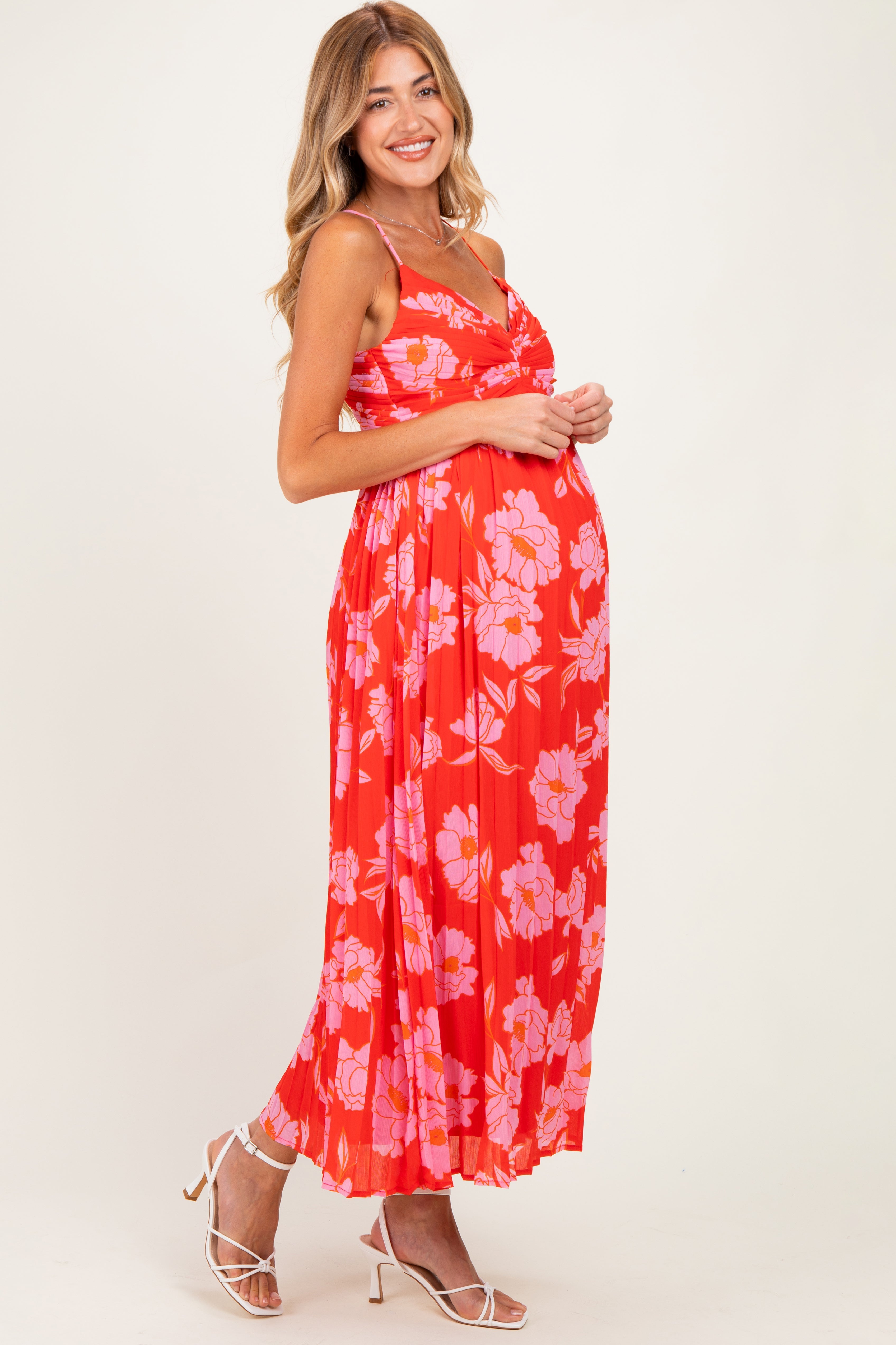 Umstands-Midikleid mit Blumenmuster, Plisseefalten und Cut-out-Rücken in Rot