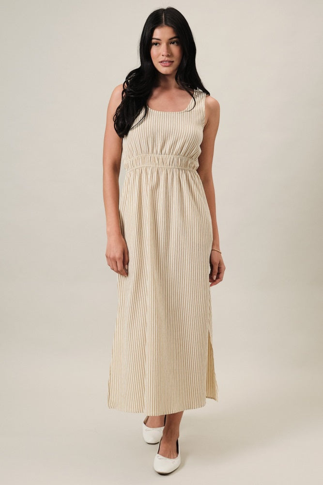 Ärmelloses Umstands-Maxikleid in Beige mit Streifen und Cut-out