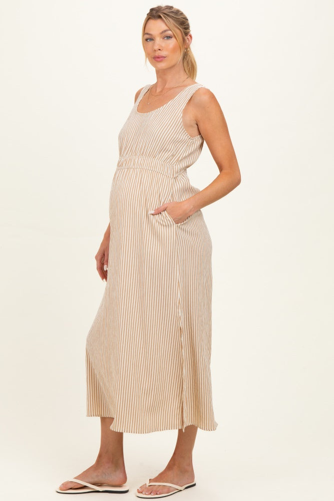 Ärmelloses Umstands-Maxikleid in Beige mit Streifen und Cut-out