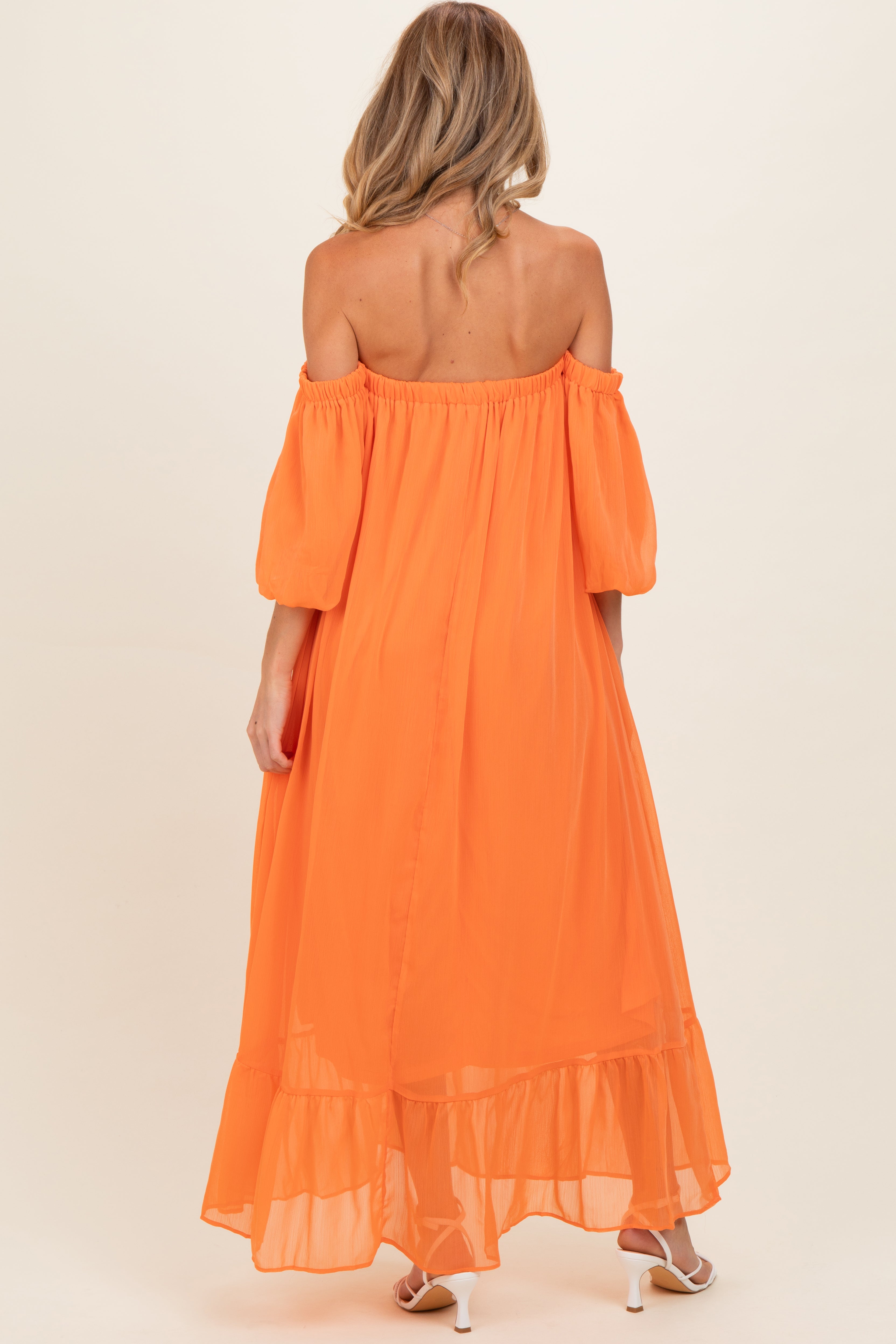 Oranges Umstands-Maxikleid aus Chiffon mit Off-Shoulder-Ausschnitt