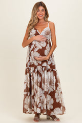 Braunes Umstands-Maxikleid mit tropischem Blumenmuster