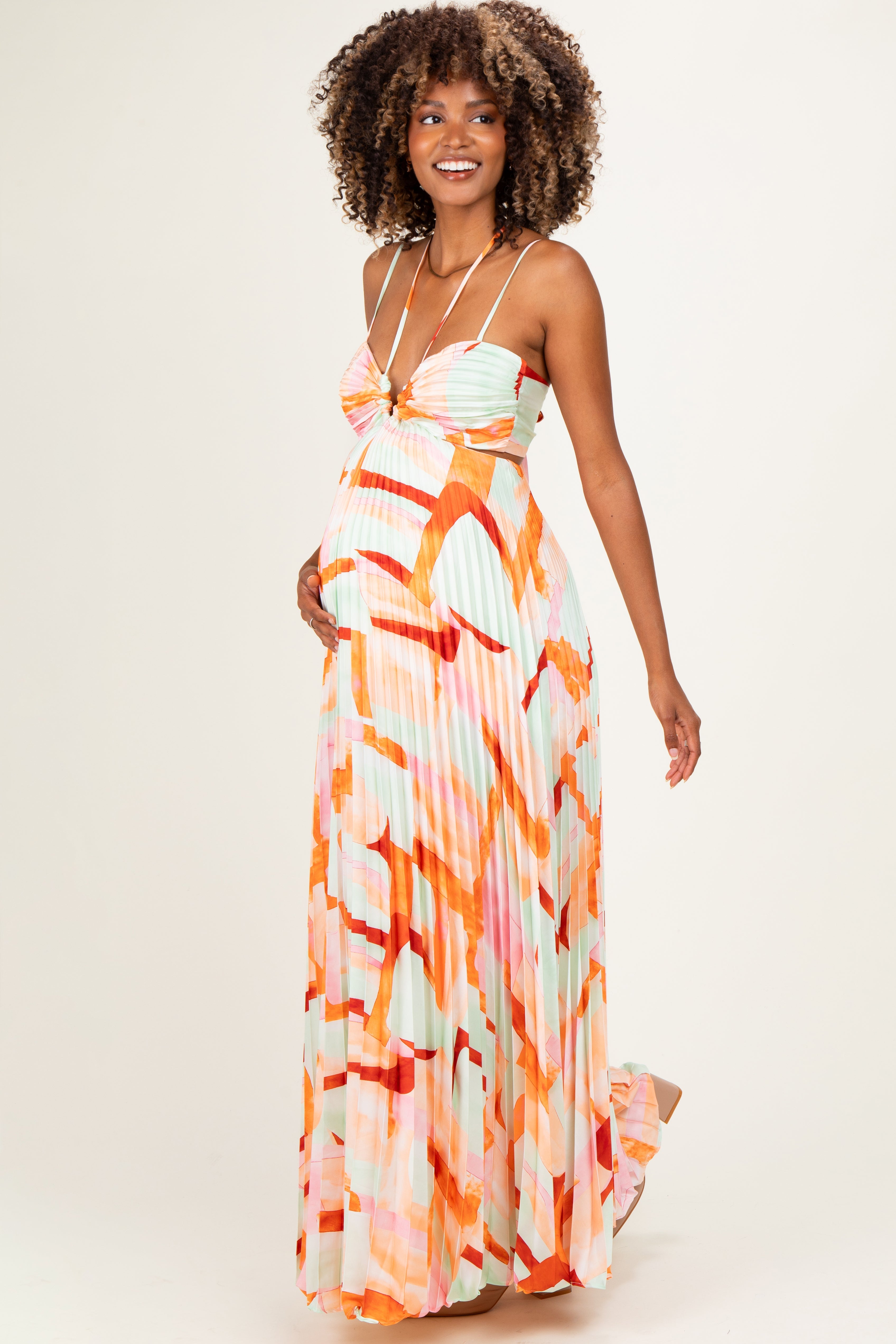 Plissiertes Umstands-Maxikleid mit Neckholder und Cut-out in Multicolor