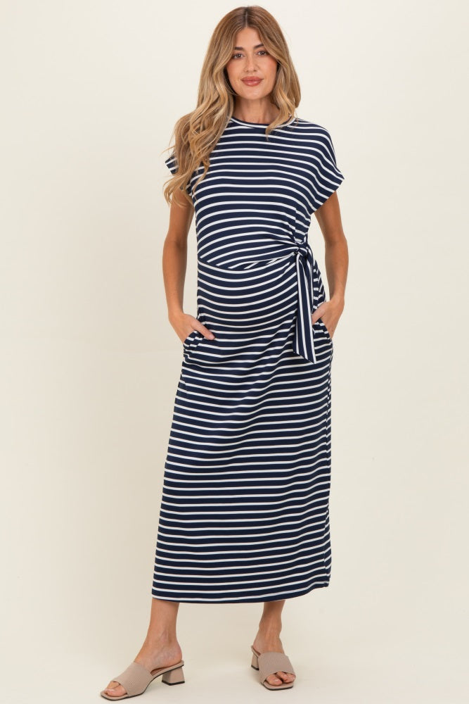Umstands-Midikleid in Marineblau mit Streifen und seitlichem Bindeband