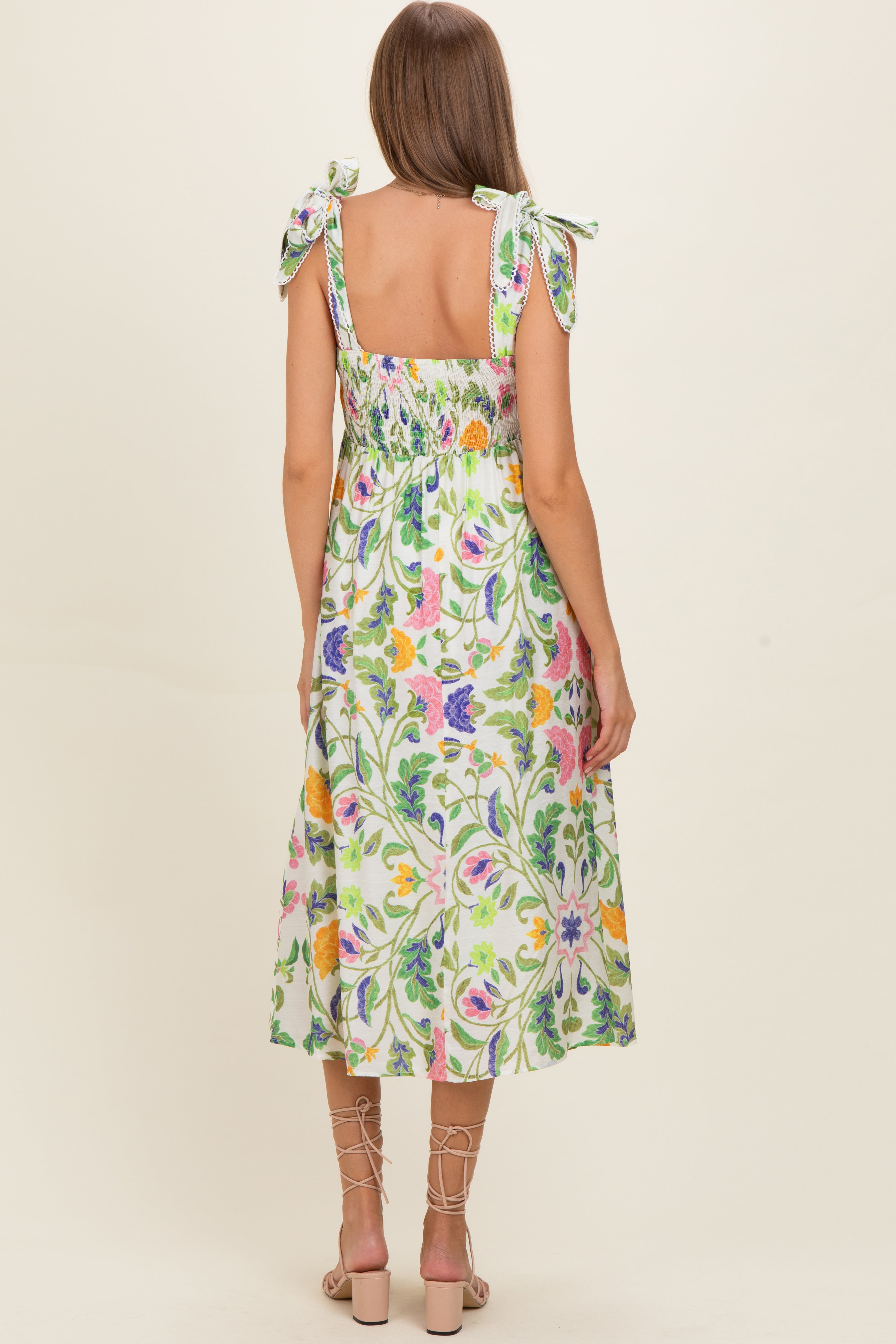Umstands-Midikleid in Lemongrass mit Blumenmuster und Schulterbändern