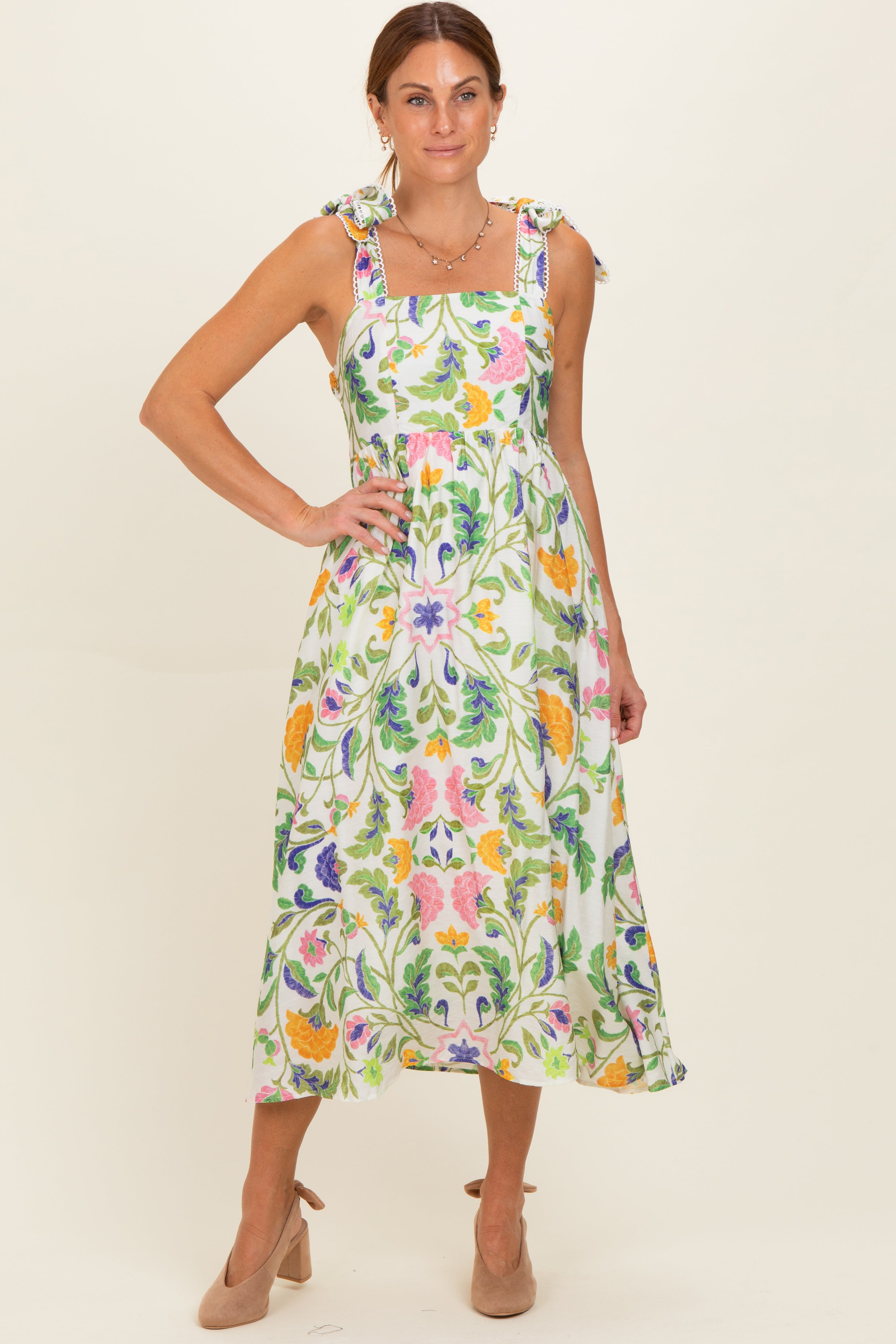 Umstands-Midikleid in Lemongrass mit Blumenmuster und Schulterbändern
