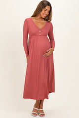 Umstands-Maxikleid aus Rippstrick mit langen Ärmeln