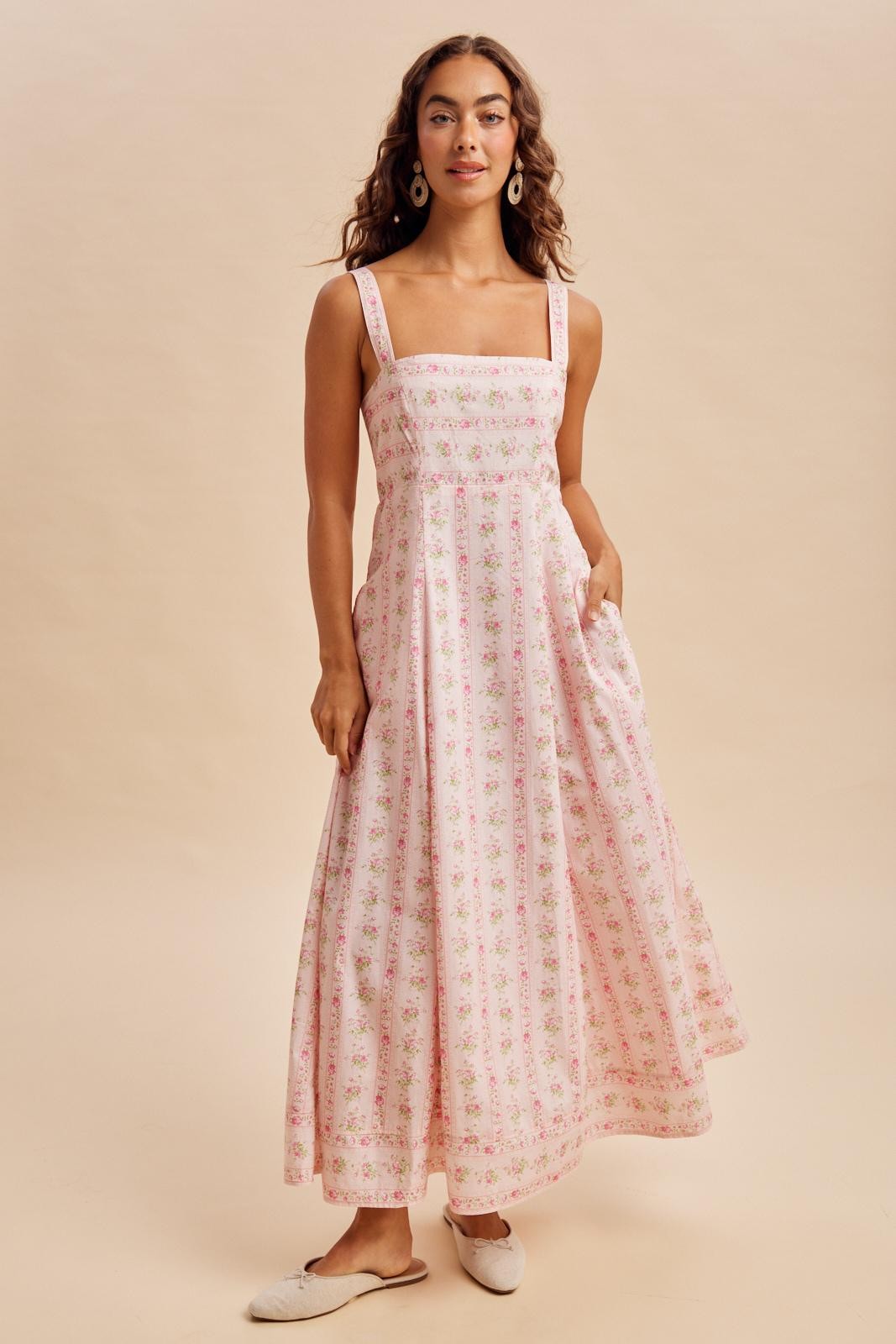 Umstands-Maxikleid in Rosa mit Pfingstrosen-Blumenmuster