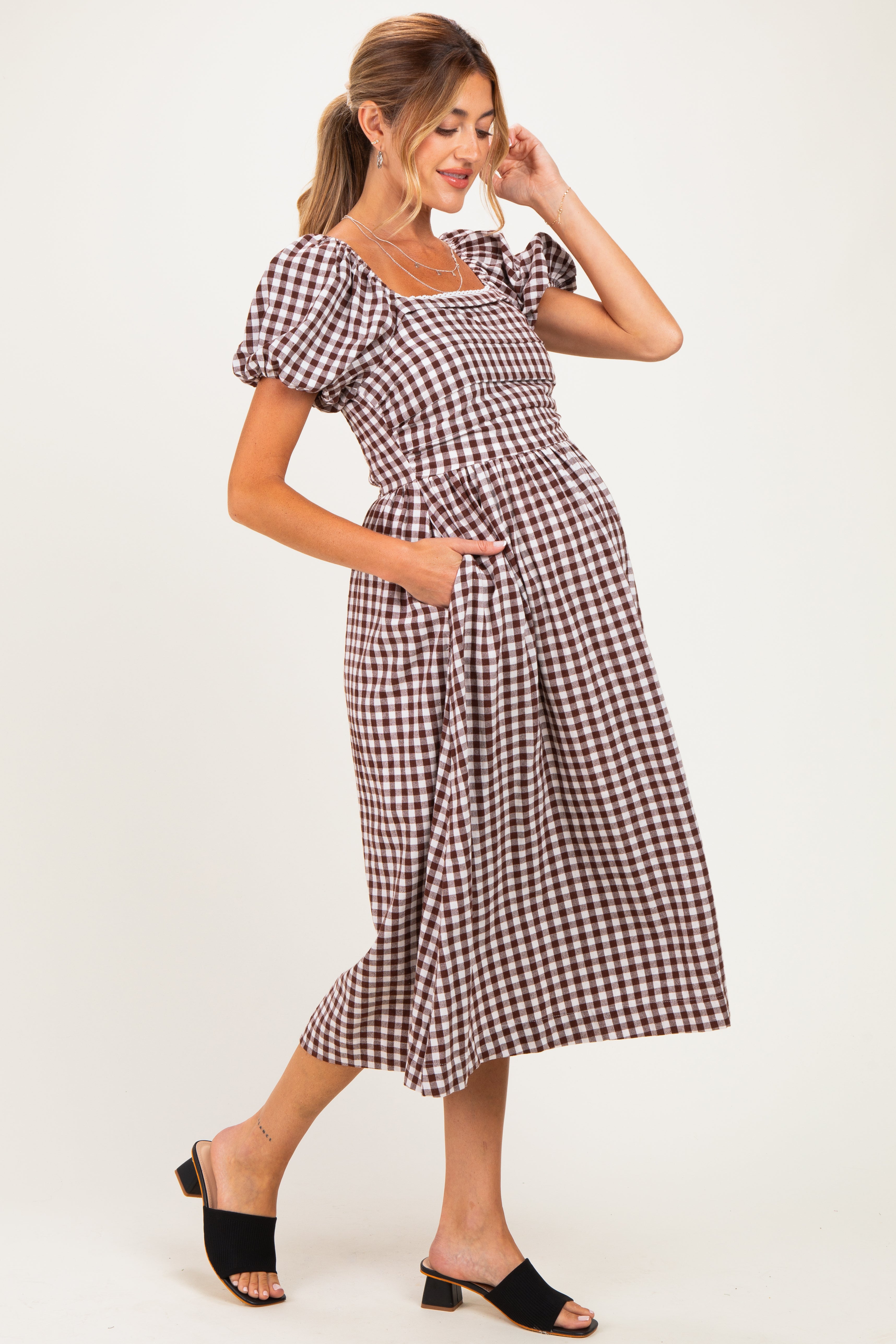 Umstands-Midikleid mit Vichy-Karo, Spitzenbesatz und Puffärmeln
