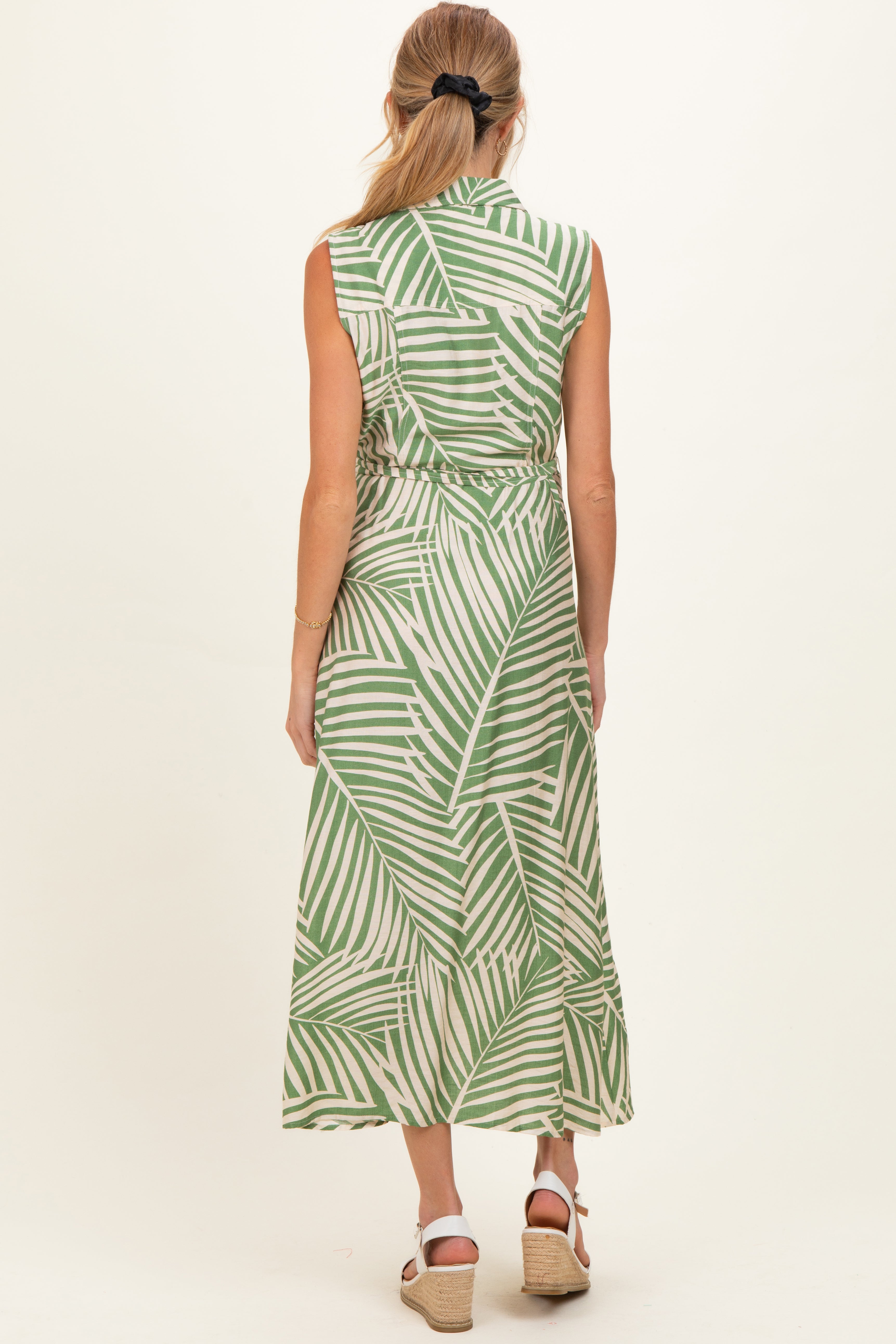 Ärmelloses Umstands-Maxi-Hemdblusenkleid in Salbeigrün mit Print