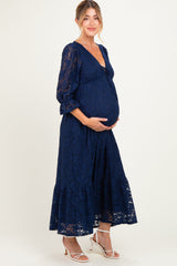 Umstands-Maxikleid aus Blumenspitze mit V-Ausschnitt und 3/4-Rüschenärmeln