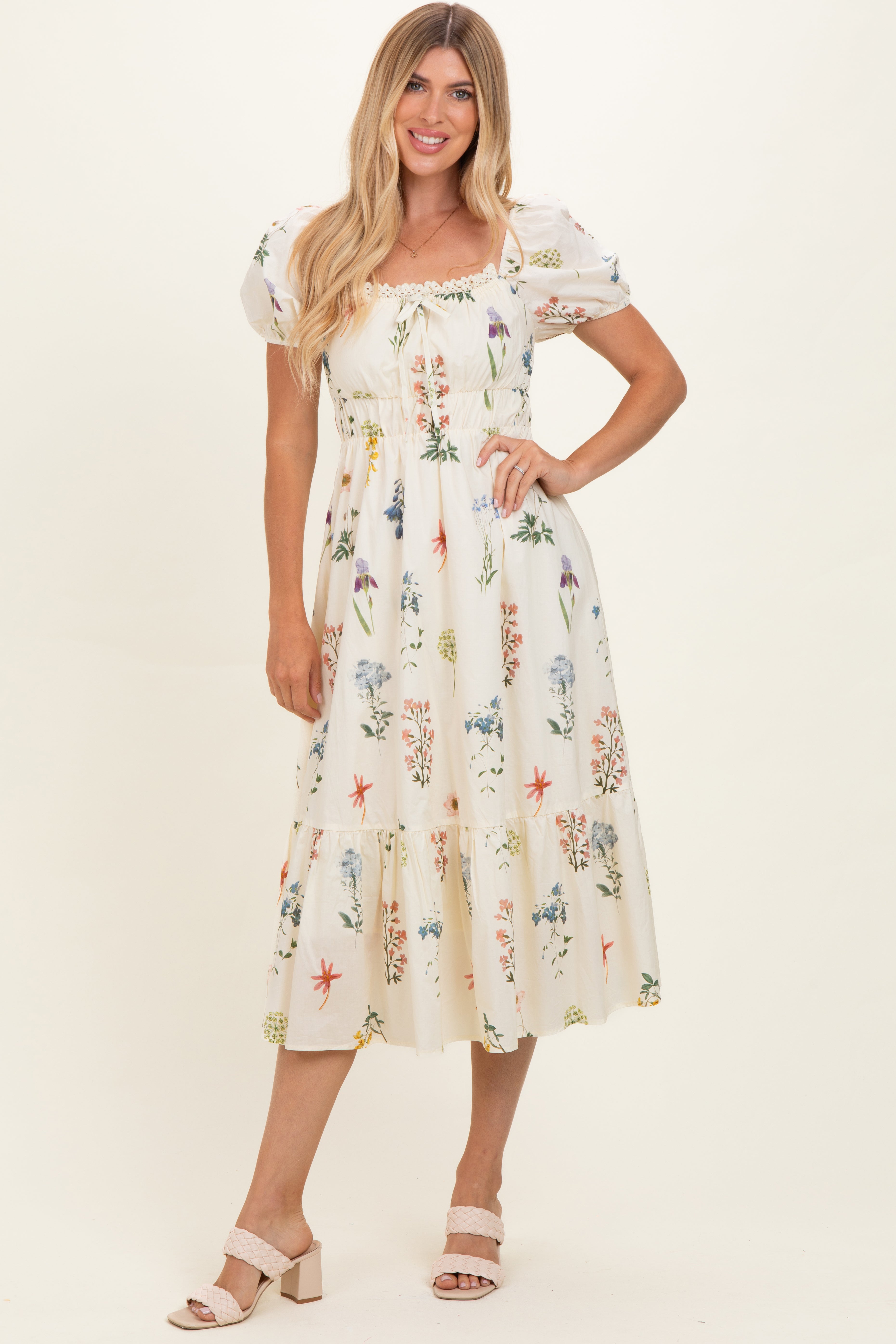 Umstands-Midikleid mit Blumenmuster und Puffärmeln