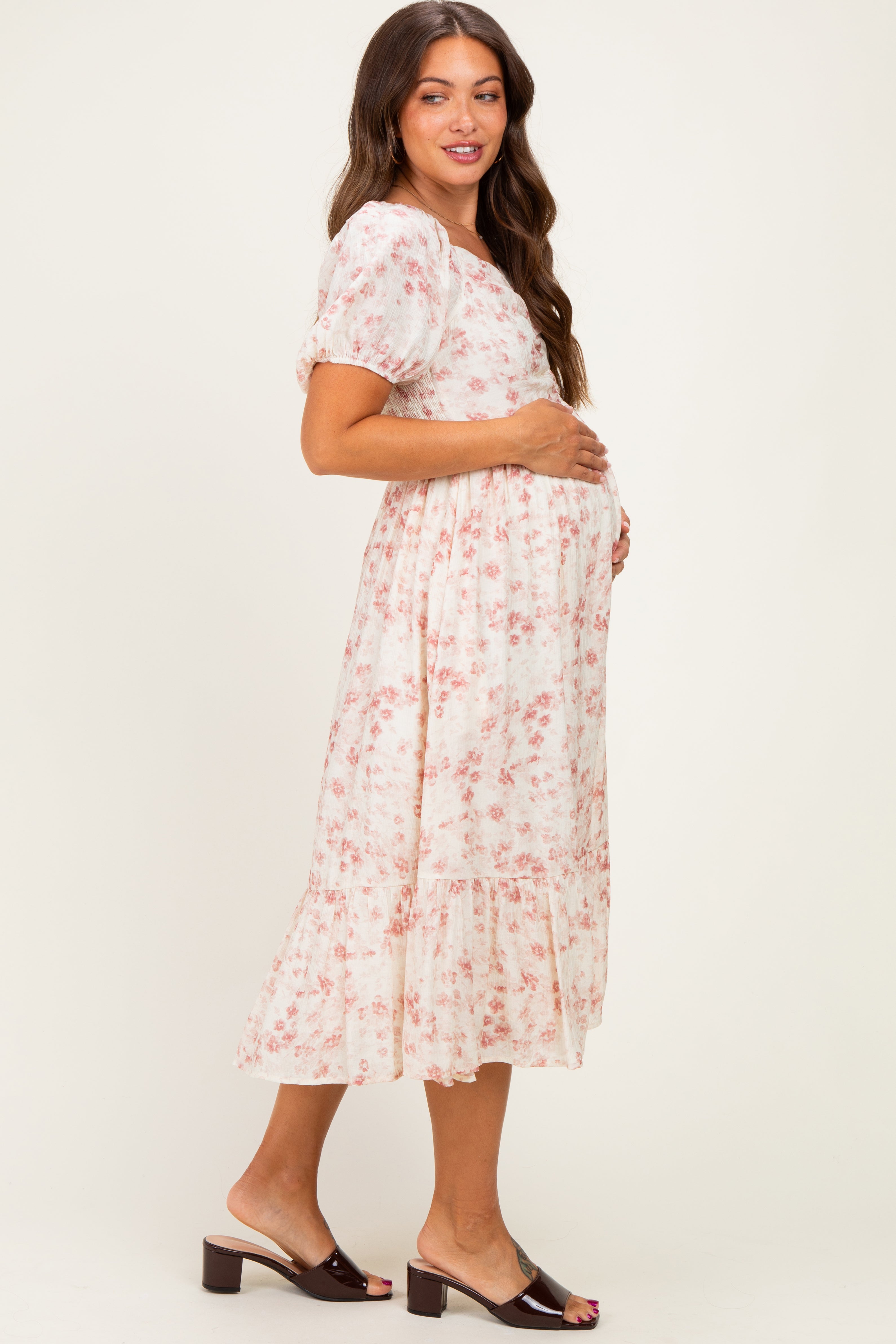 Umstands-Midikleid mit Blumenmuster und Herzausschnitt