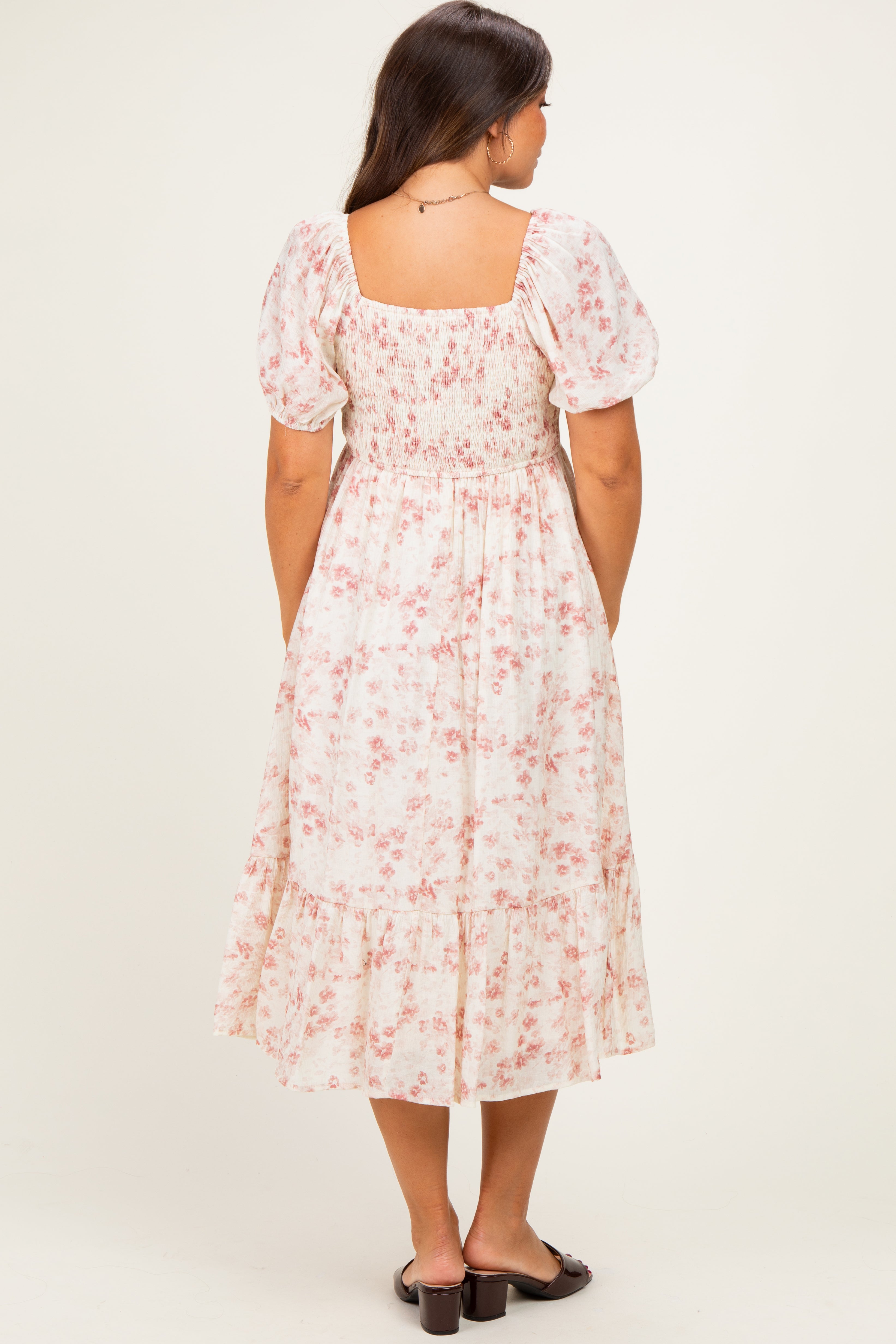 Umstands-Midikleid mit Blumenmuster und Herzausschnitt