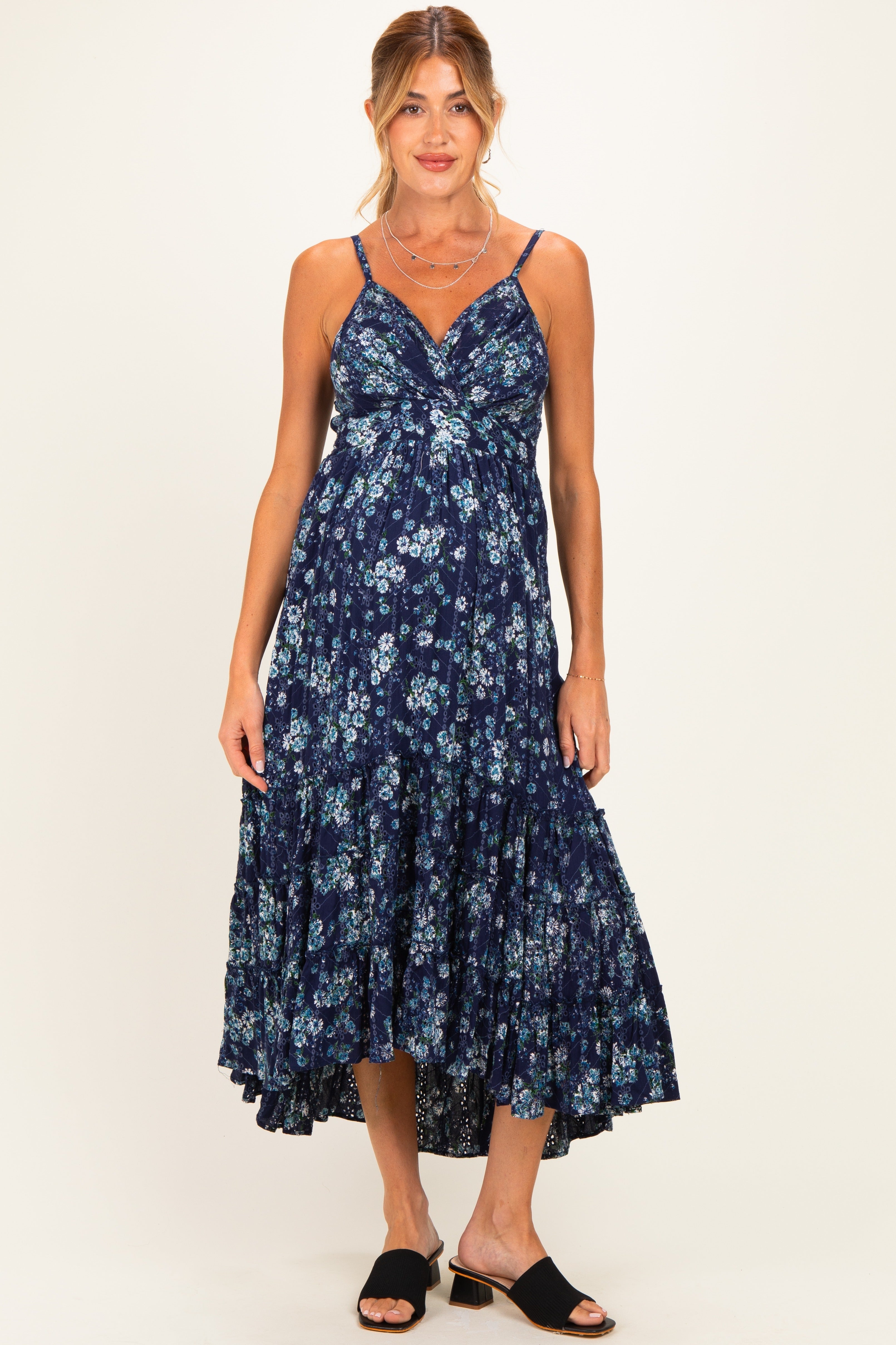 Umstands-Midikleid mit Blumenmuster, Lochstickerei und Volantsaum