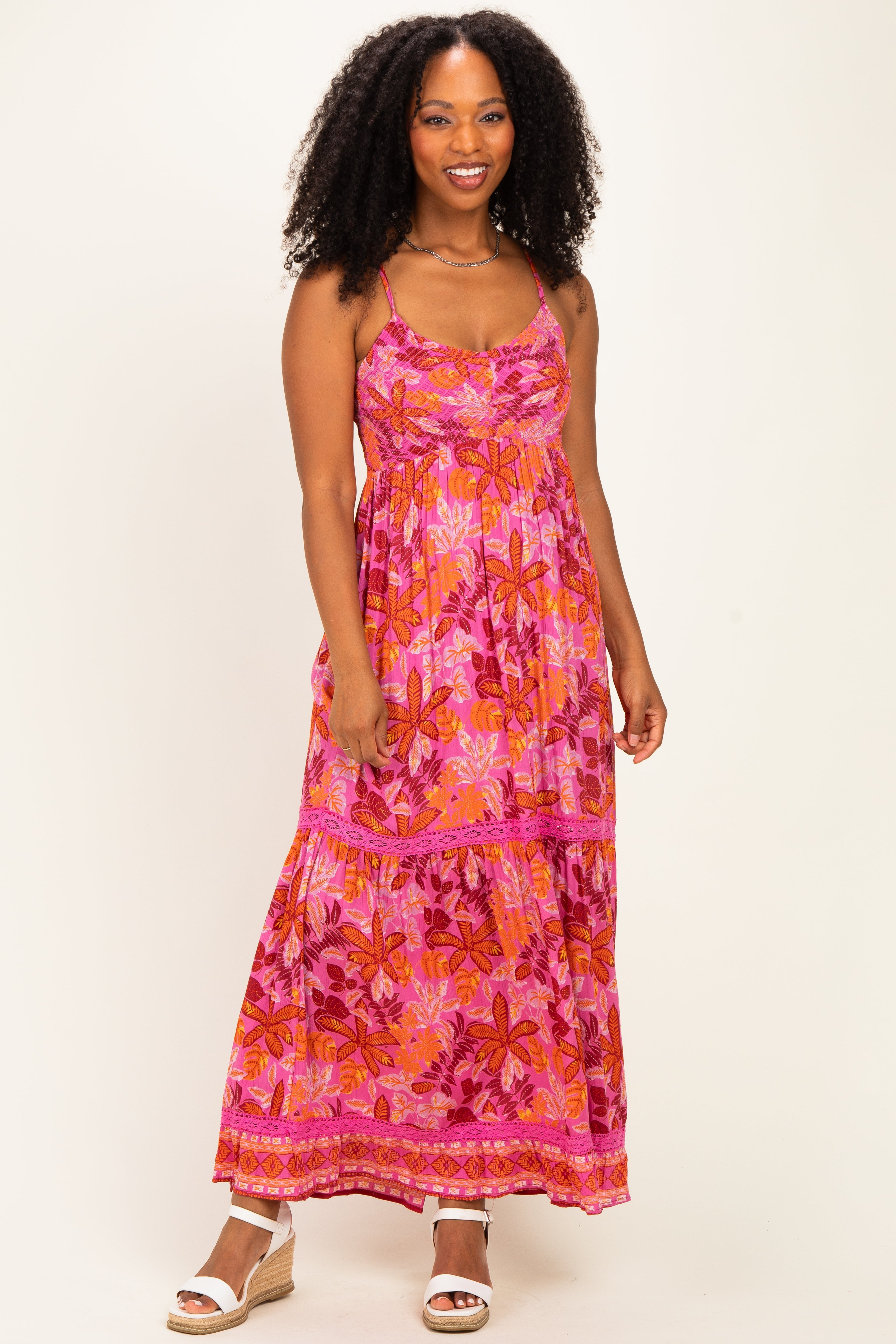 Umstands-Maxikleid mit Blumenmuster und Spitzenbesatz