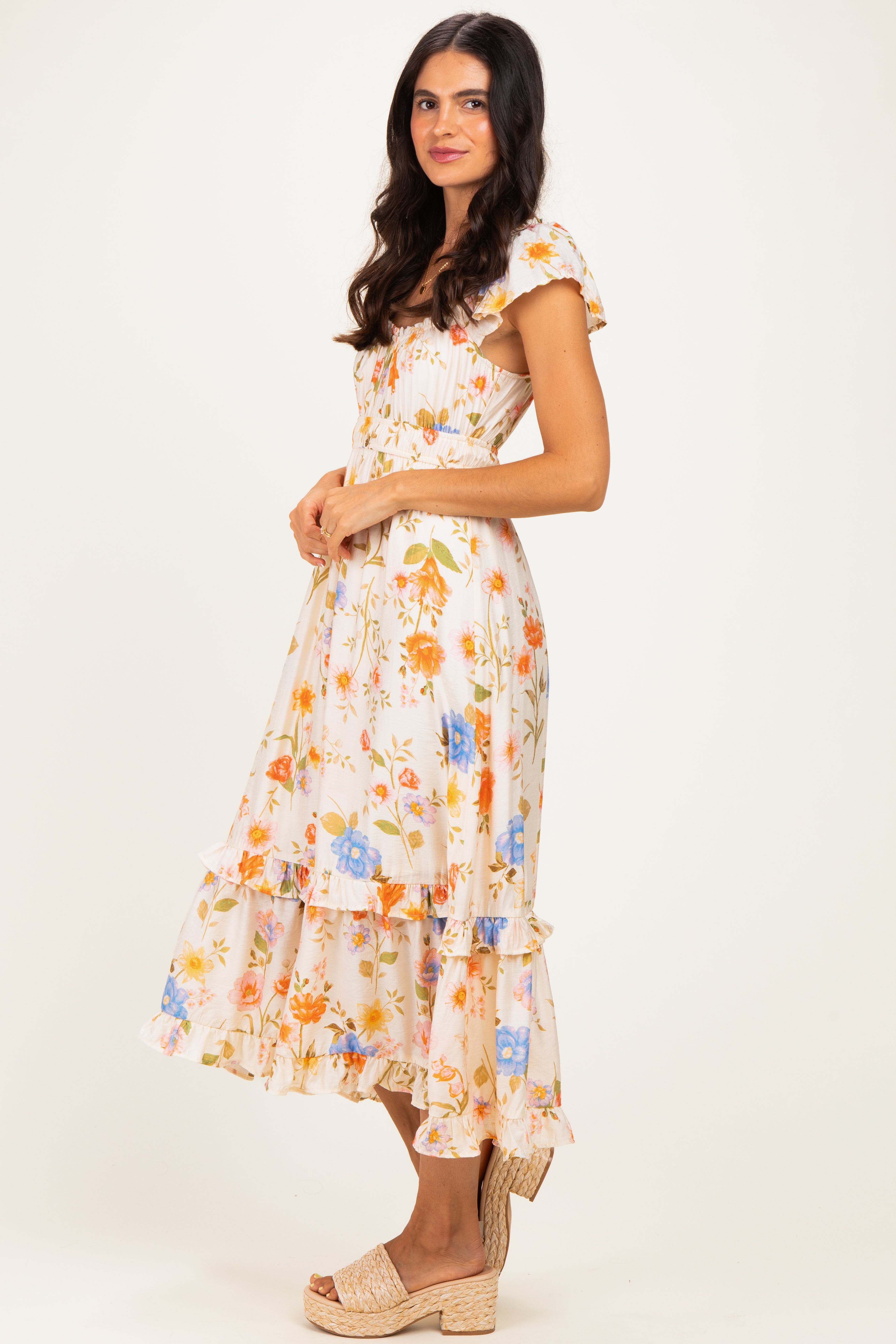 Geblümtes Umstands-Midikleid mit Rüschen-Detail