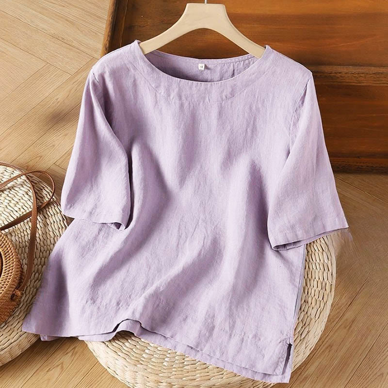 Schlichtes, einfarbiges, kurzärmliges Damen-T-Shirt aus Baumwolle mit Rundhalsausschnitt und Seitenschlitz