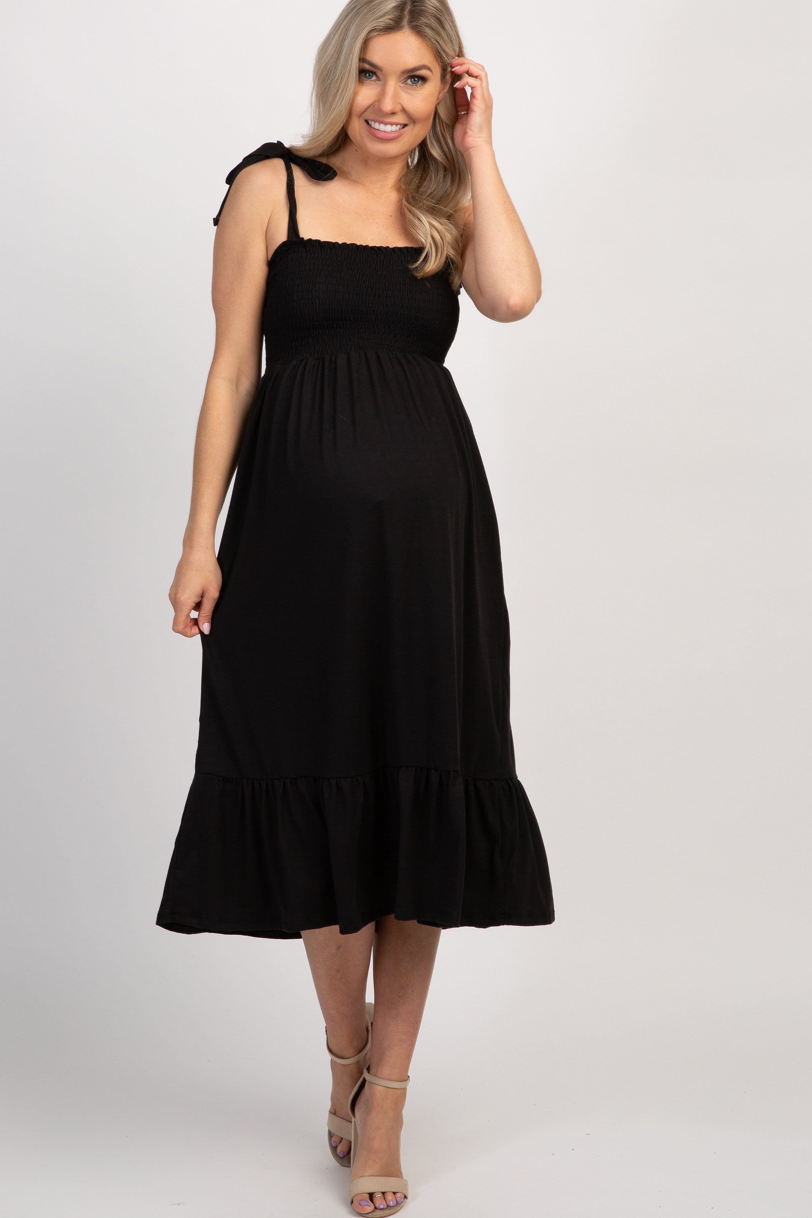 Umstands-Midikleid in Schwarz mit Bindeträgern und Smok-Detail