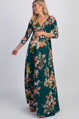 Umstandsmaxikleid in Grün mit Rosenmuster und Bindegürtel