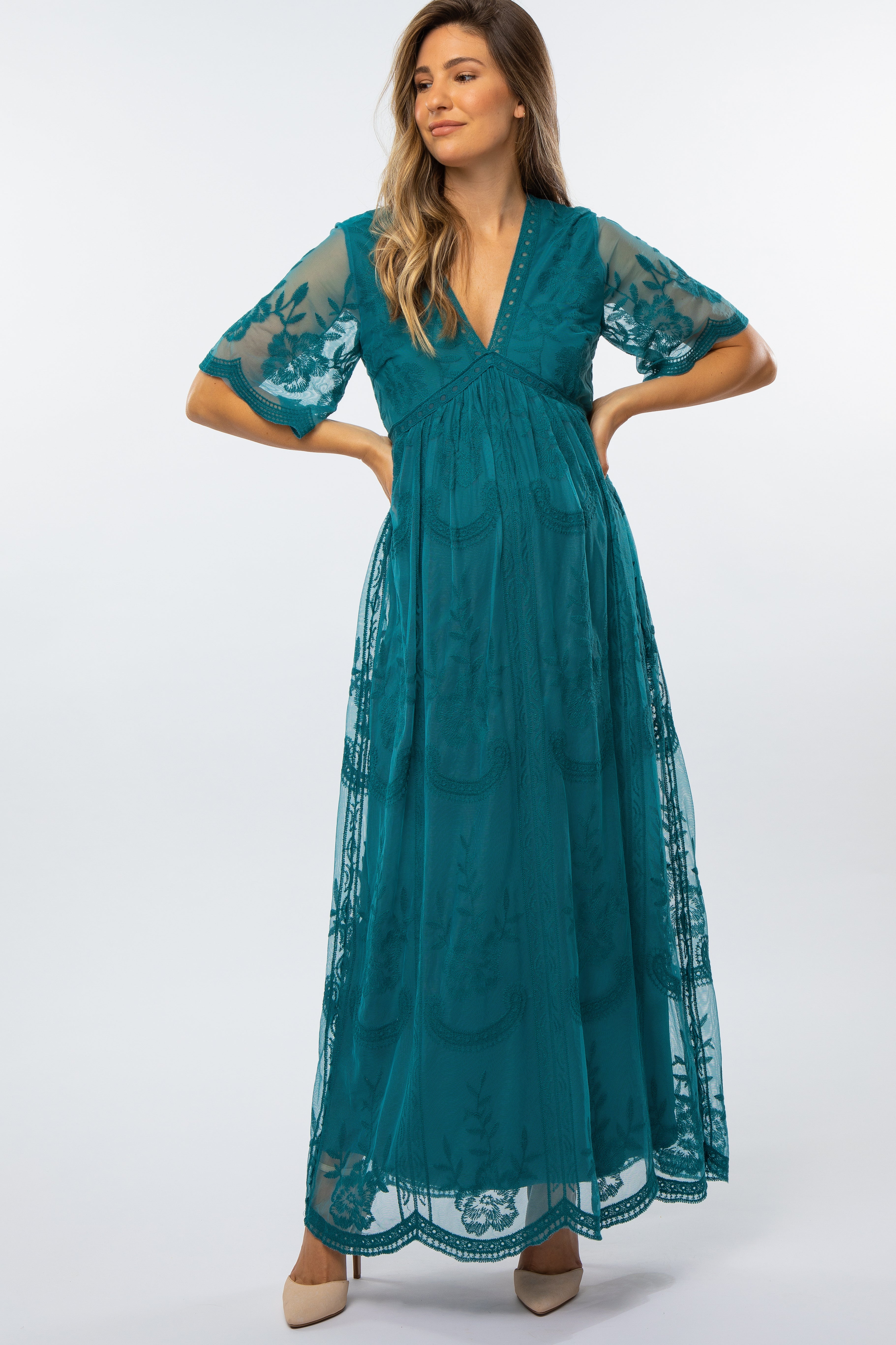 Umstandsmaxikleid mit Spitzen-Mesh-Überwurf