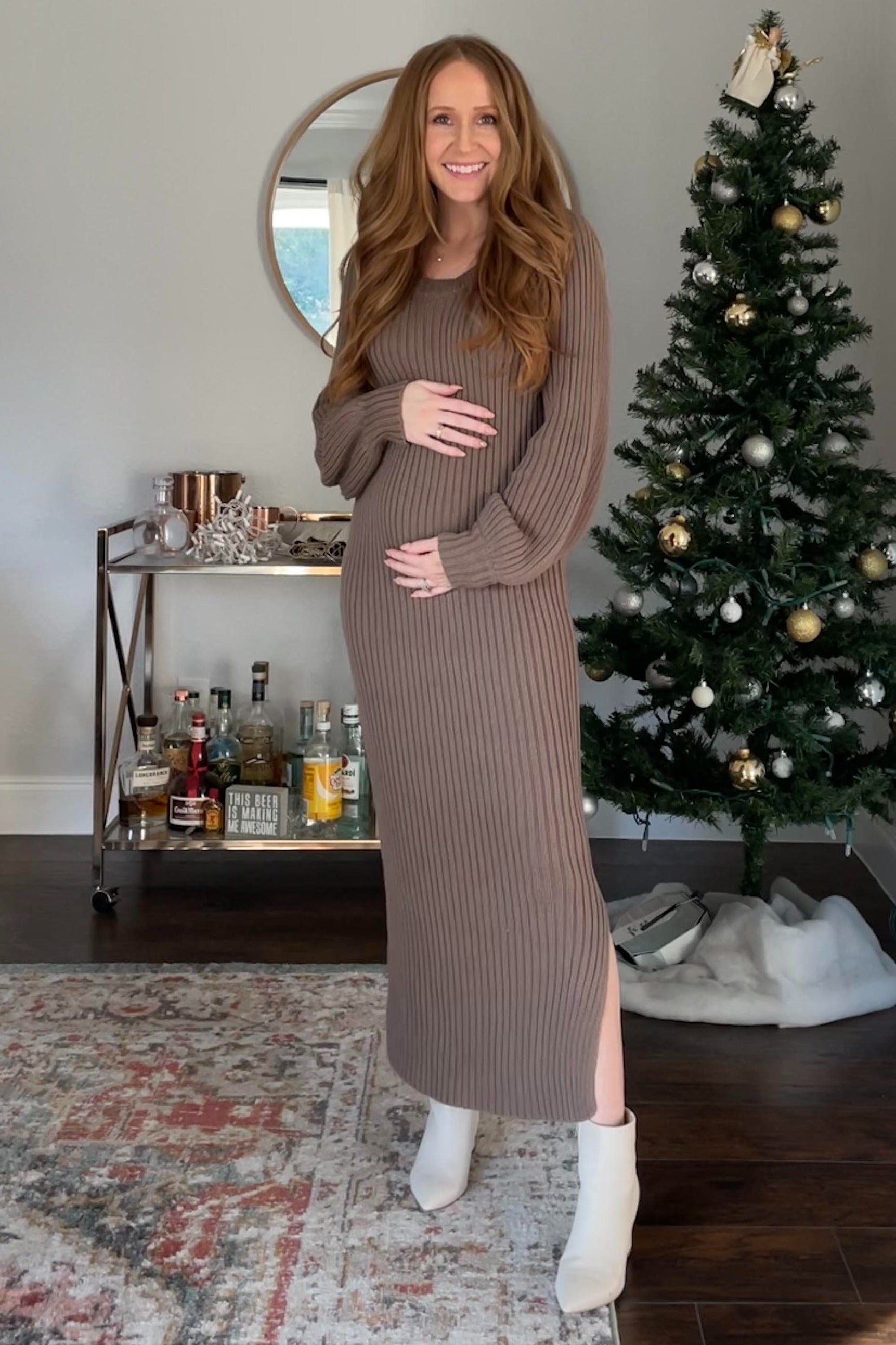 Umstandsmaxikleid aus Strick mit Seitenschlitz in Taupe