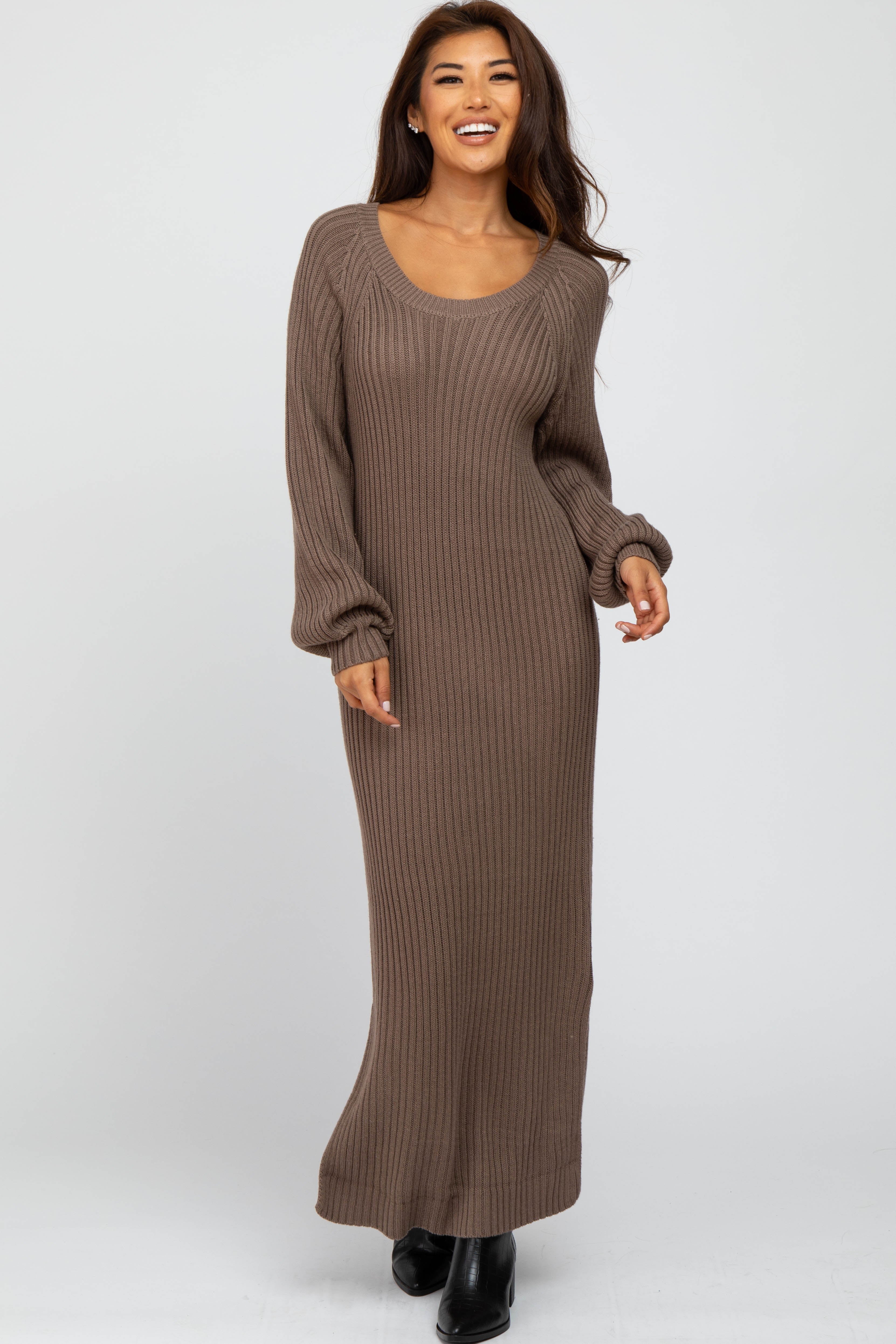 Umstandsmaxikleid aus Strick mit Seitenschlitz in Taupe