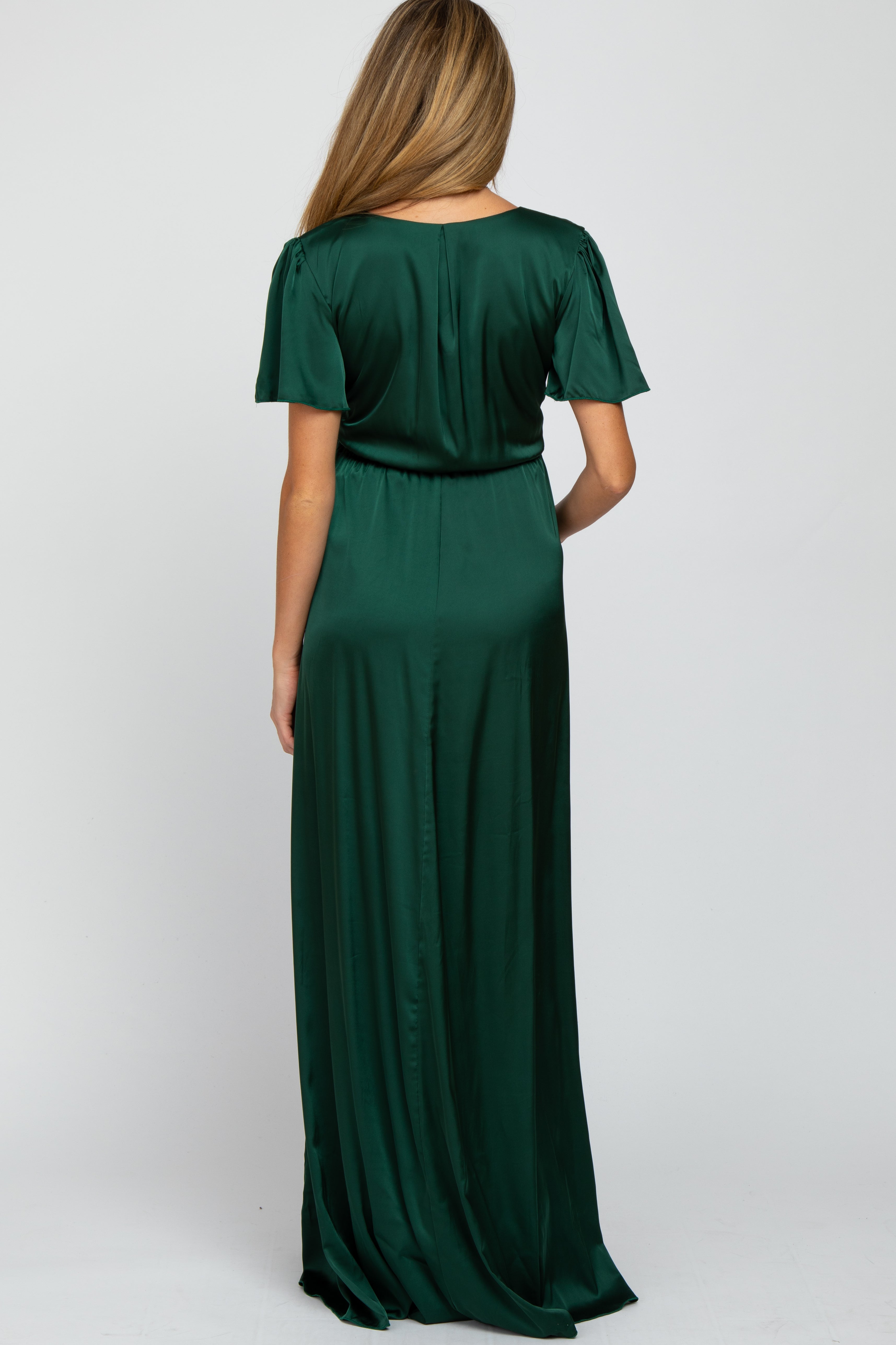 Umstandsmaxikleid aus Satin mit Seitenschlitz in Grün