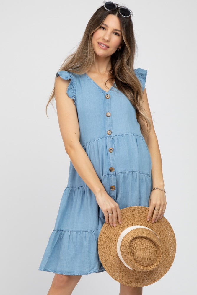 Gestuftes Umstandskleid aus Chambray in Hellblau mit Knopfleiste