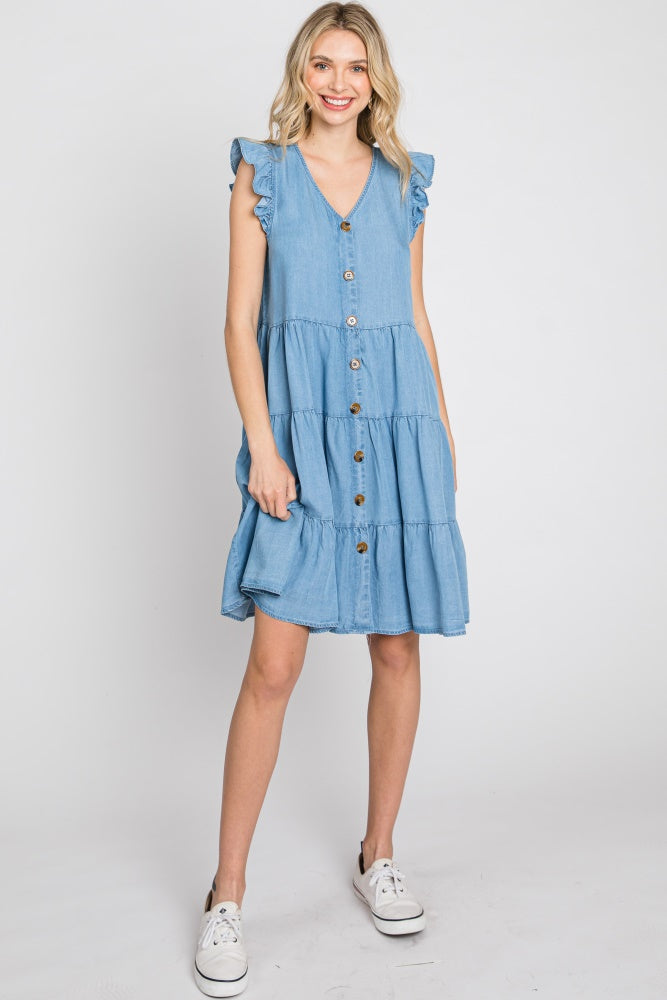 Gestuftes Umstandskleid aus Chambray in Hellblau mit Knopfleiste