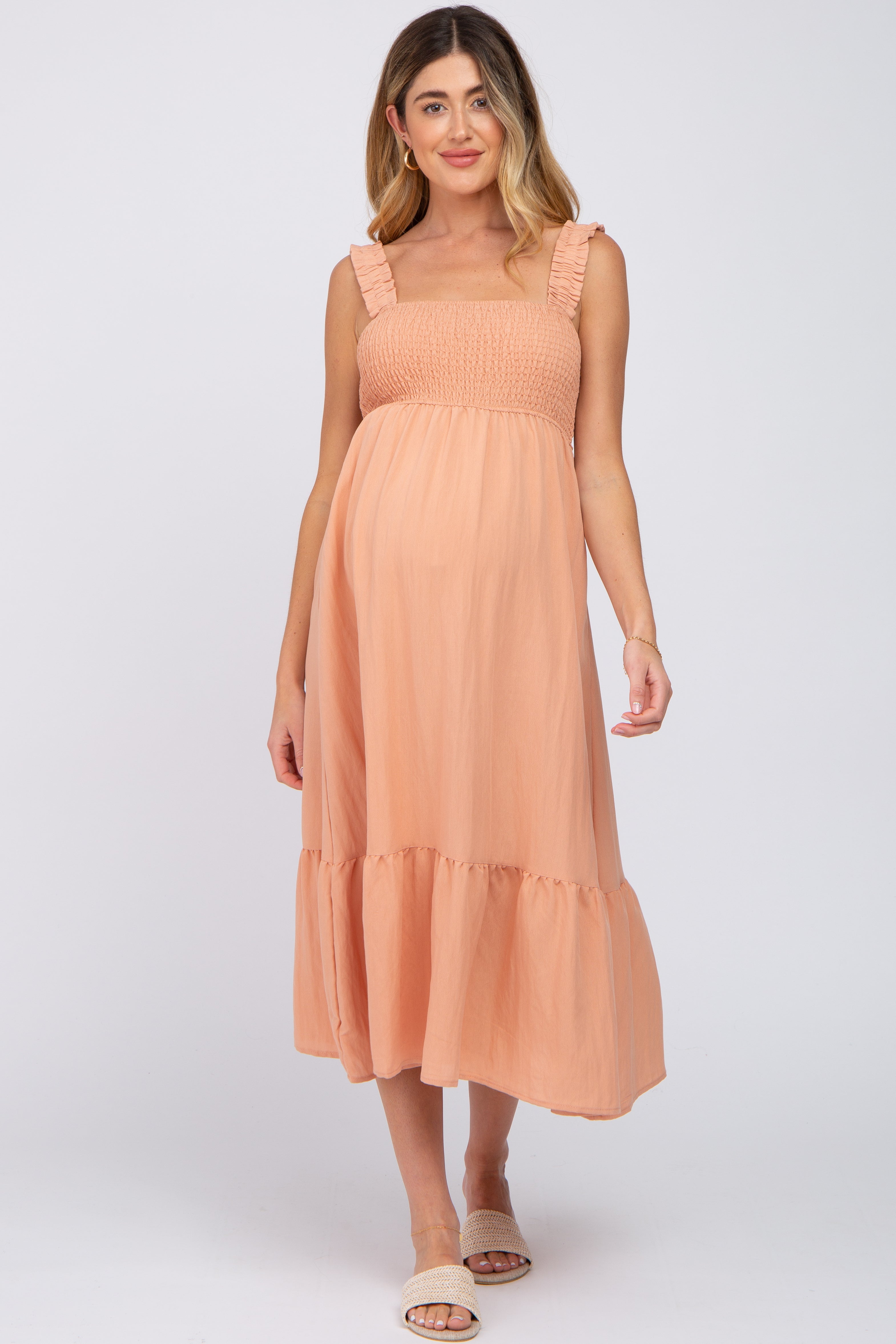 Umstands-Midikleid in Pfirsich mit Smok-Detail