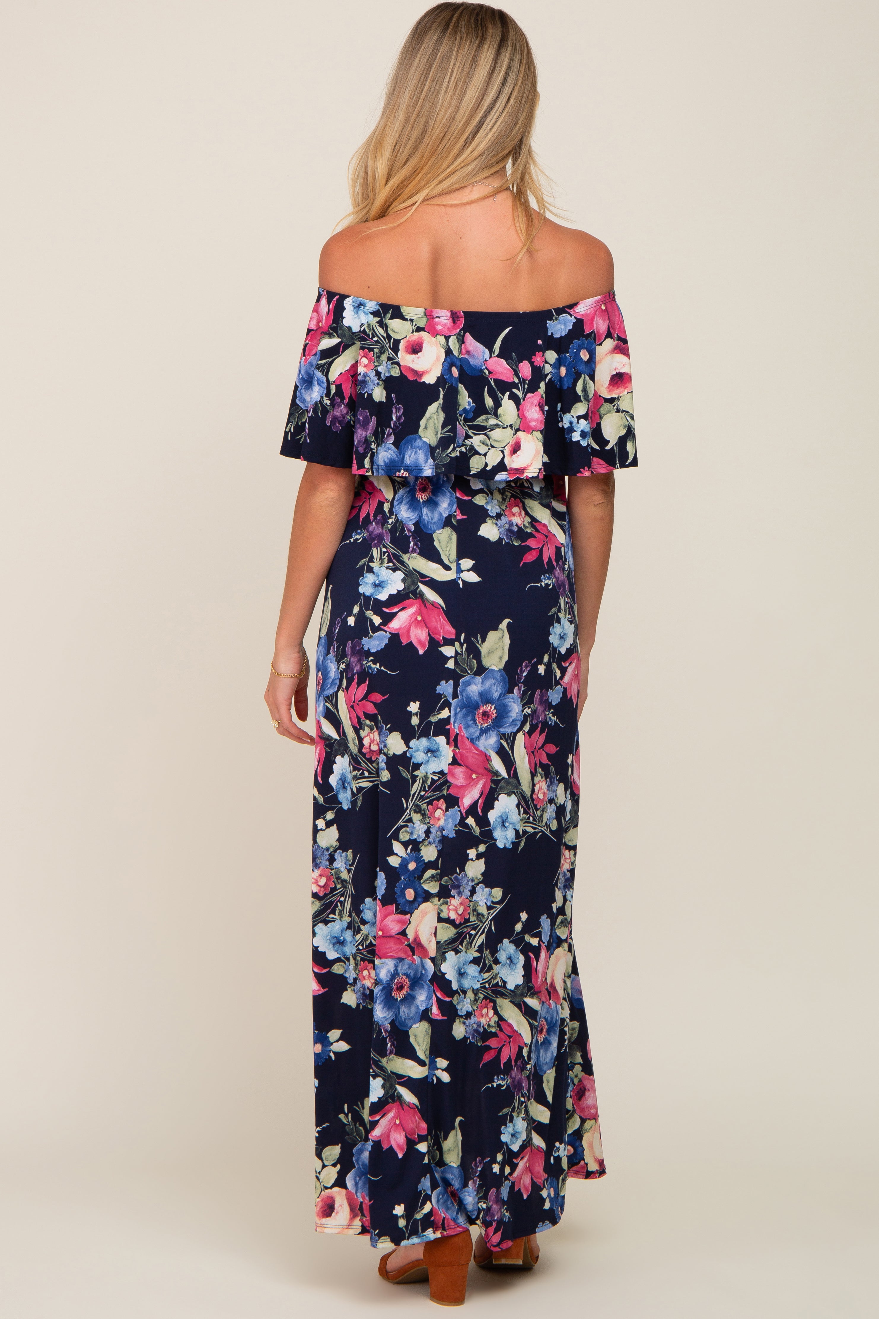 Umstandsmaxikleid mit Blumenmuster und schulterfreiem Volant