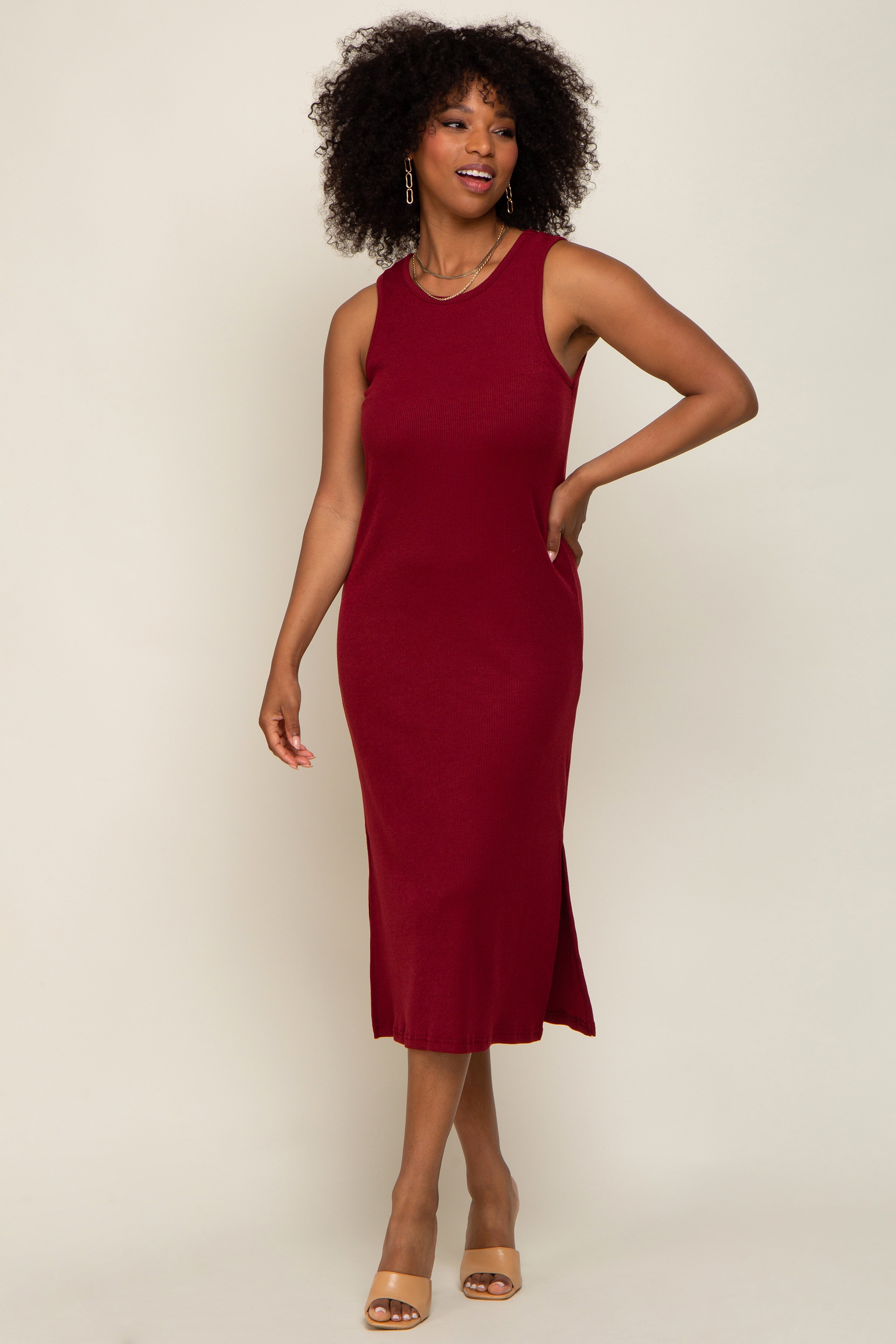 Geripptes Basic Umstands-Midikleid mit Seitenschlitzen