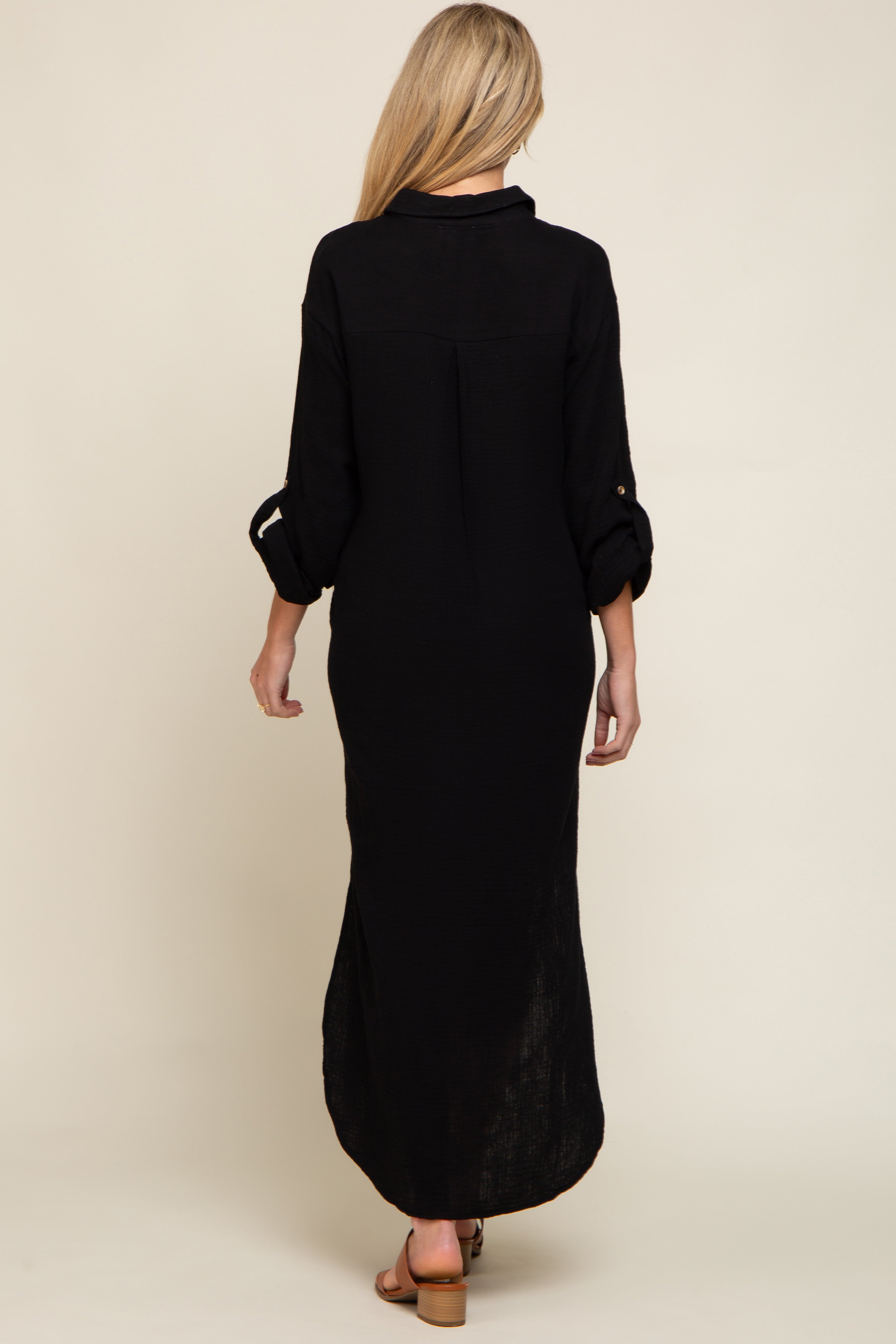 Umstands-Midikleid mit durchgehender Knopfleiste und 3/4-Ärmeln