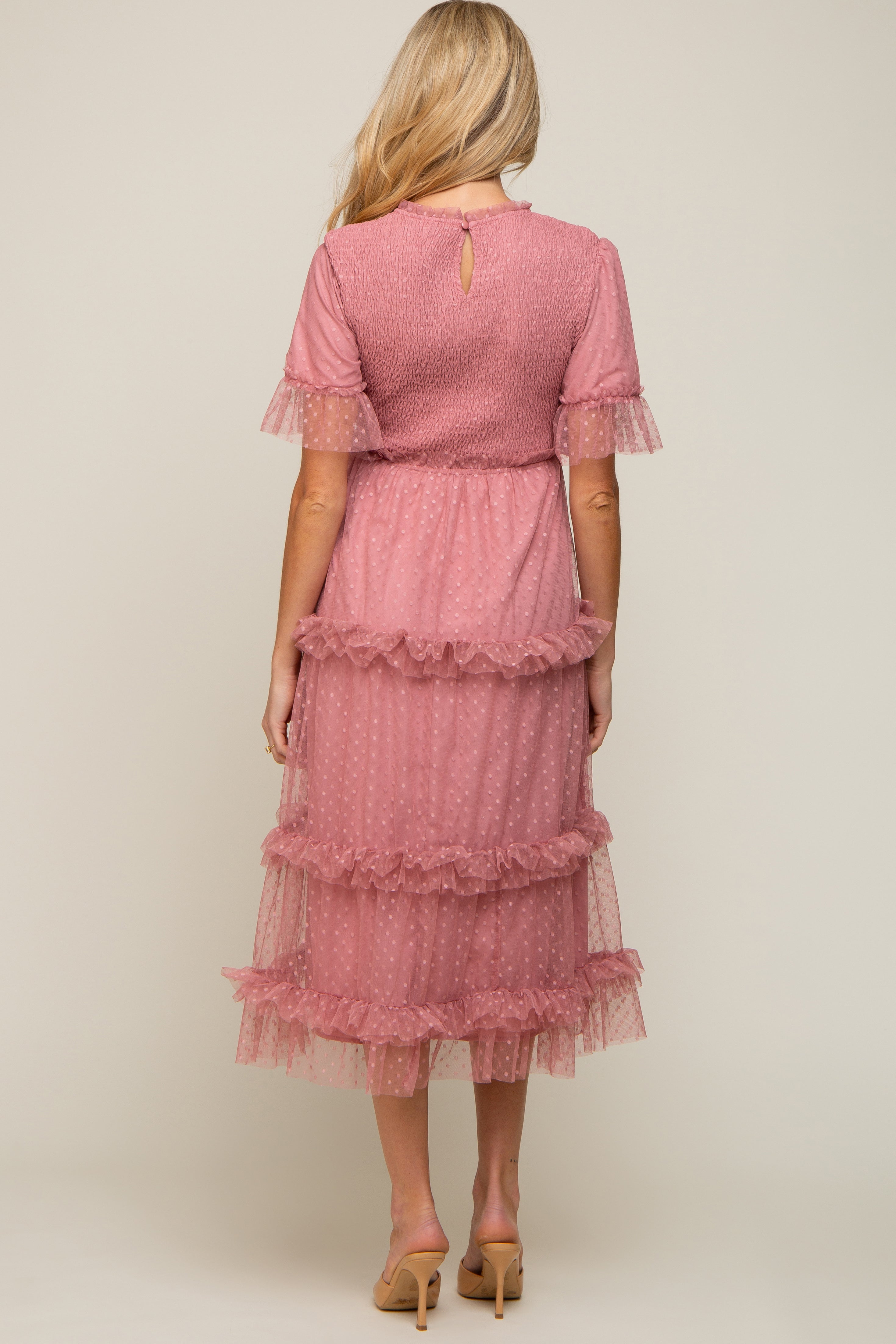 Umstands-Midikleid aus Tüll mit Punktemuster und Smok-Detail in Rosa