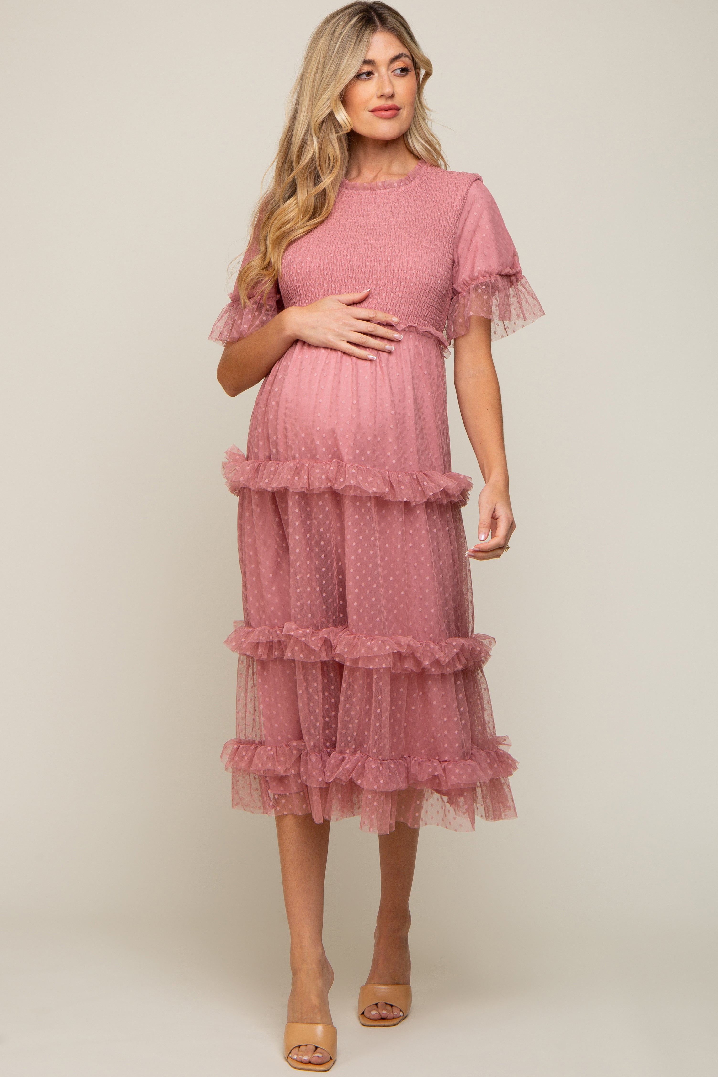 Umstands-Midikleid aus Tüll mit Punktemuster und Smok-Detail in Rosa