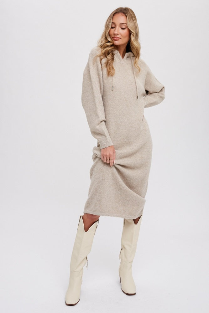 Umstands-Pullover-Midikleid mit Kapuze in Beige